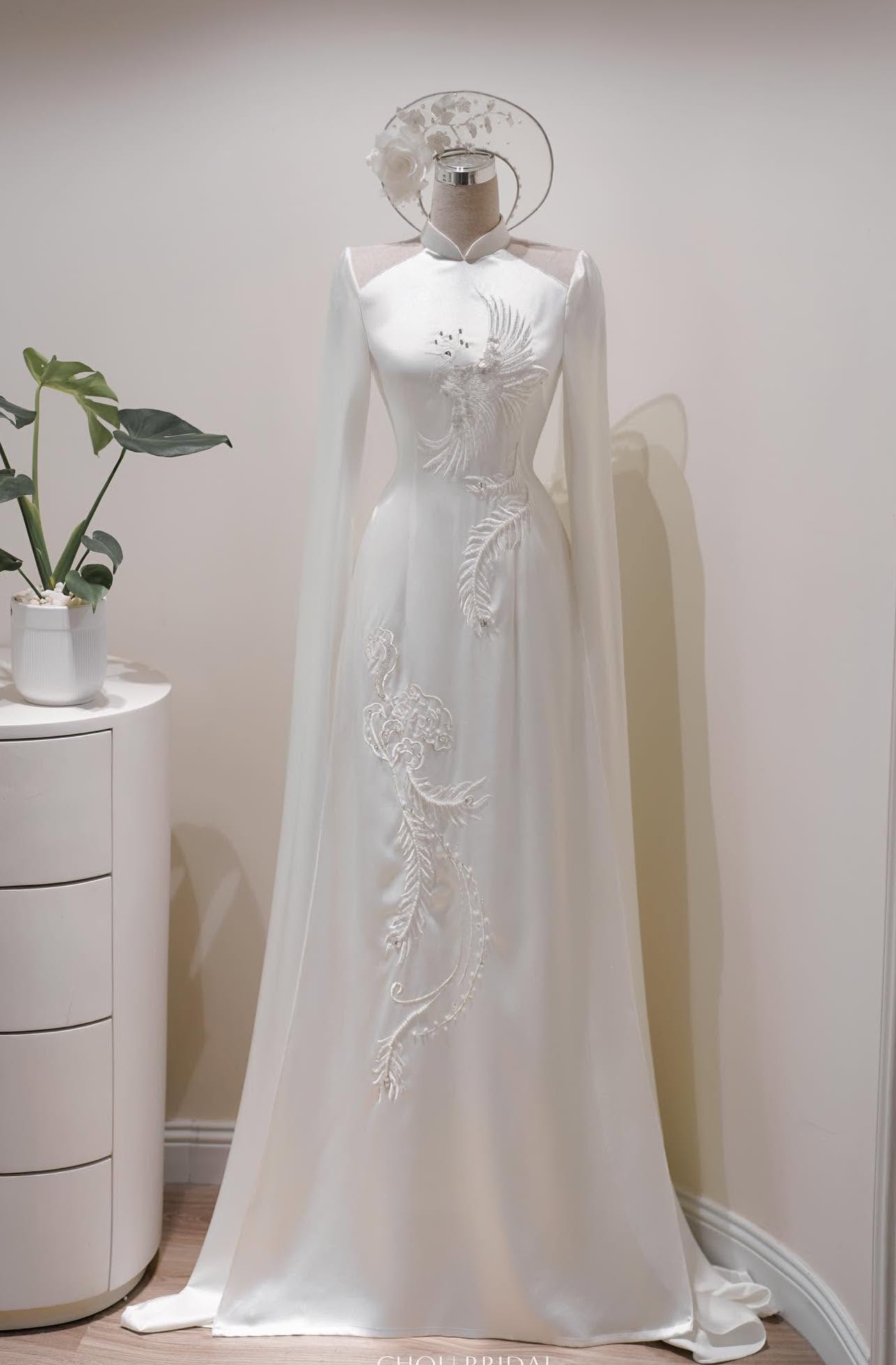 ao dai co dau mau trang