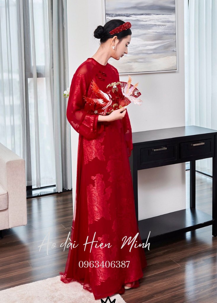 ao dai co dau do