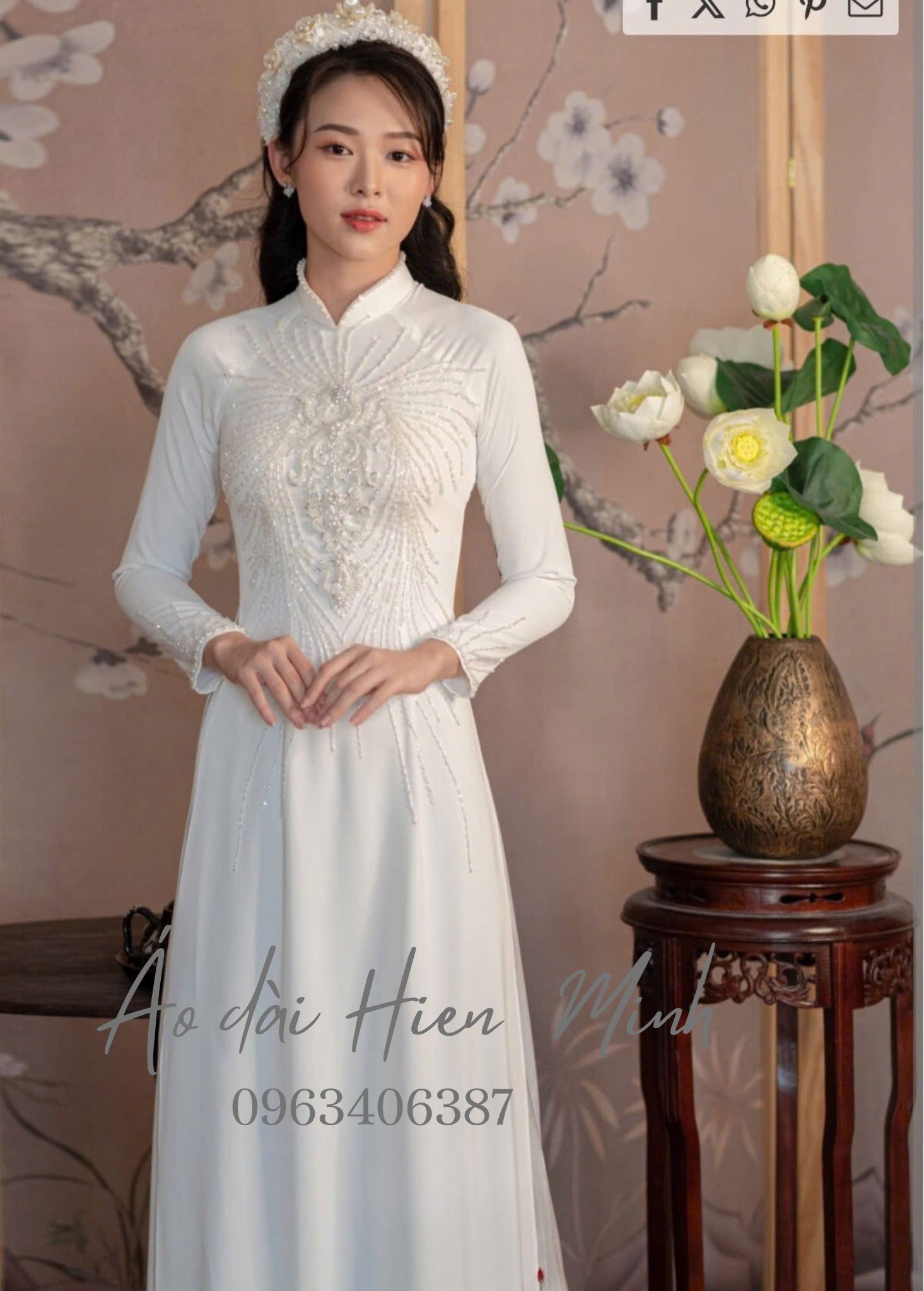 ao dai co dau mau trang