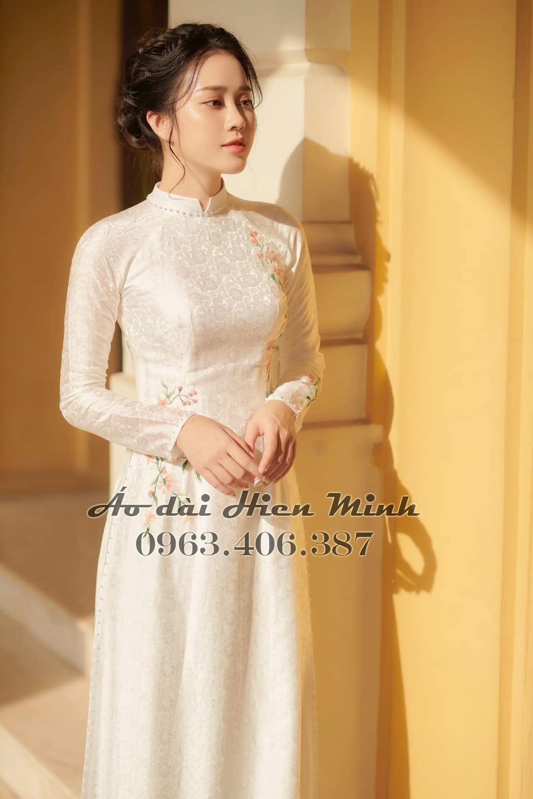 ao dai co dau mau trang