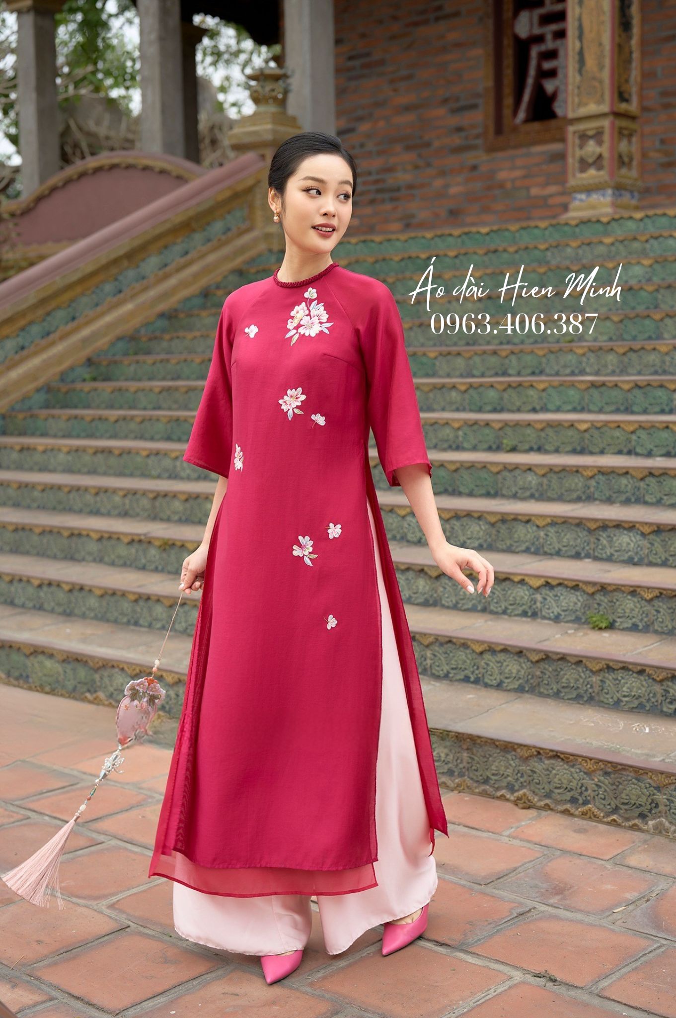 ao dai cach tan nu mau do