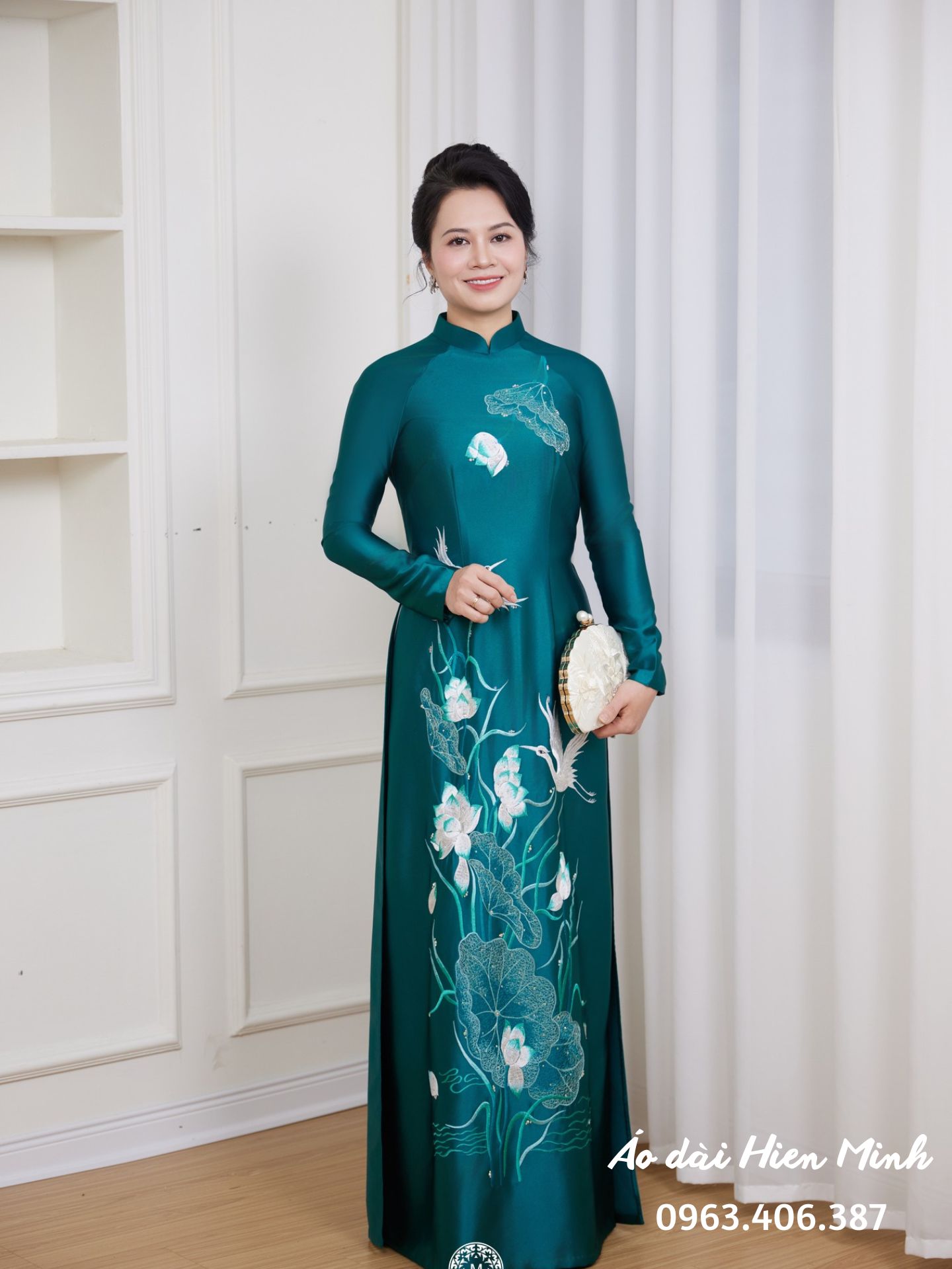 ÁO DÀI CHO MẸ CÔ DÂU: BÍ QUYẾT CHỌN MẪU TRẺ TRUNG, SANG TRỌNG VÀ QUÝ PHÁI NHẤT