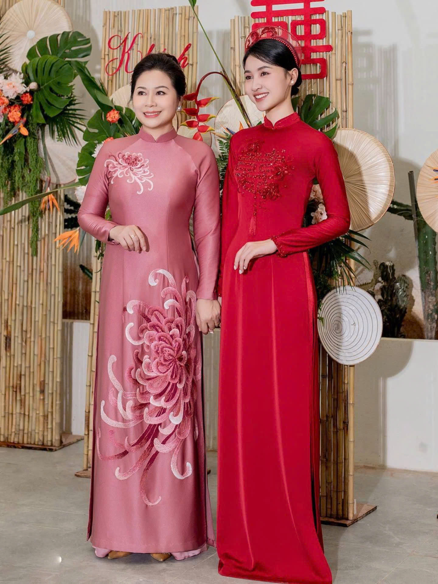 ÁO DÀI CHO MẸ CÔ DÂU: BÍ QUYẾT CHỌN MẪU TRẺ TRUNG, SANG TRỌNG VÀ QUÝ PHÁI NHẤT