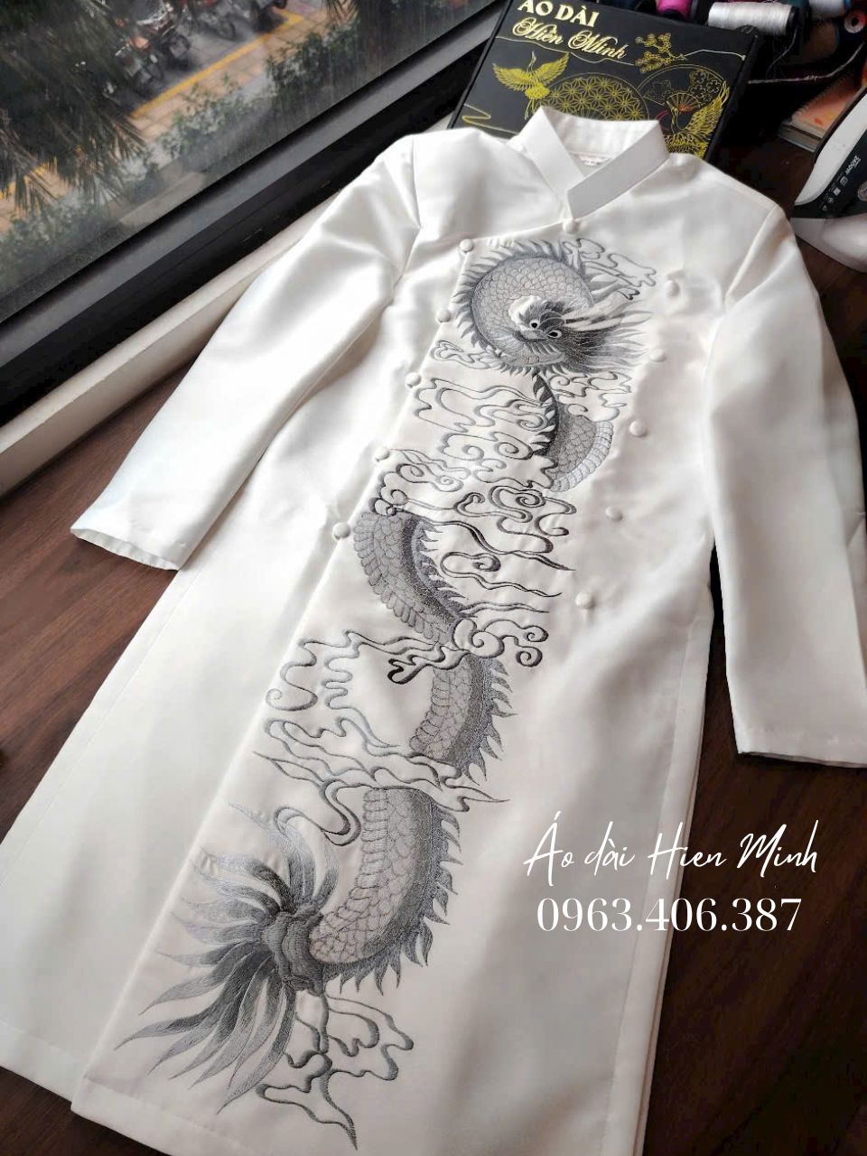 15 Mẫu &Aacute;o D&agrave;i C&aacute;ch T&acirc;n Nam Họa Tiết Rồng Sang Trọng Được Y&ecirc;u Th&iacute;ch Nhất