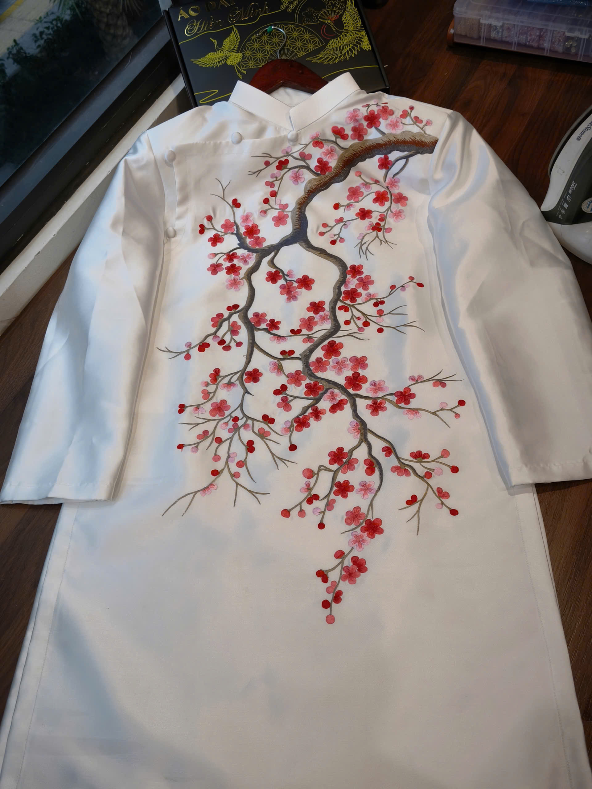 Áo dài cách tân nam hoa tiết hoa đào thêu cao cấp