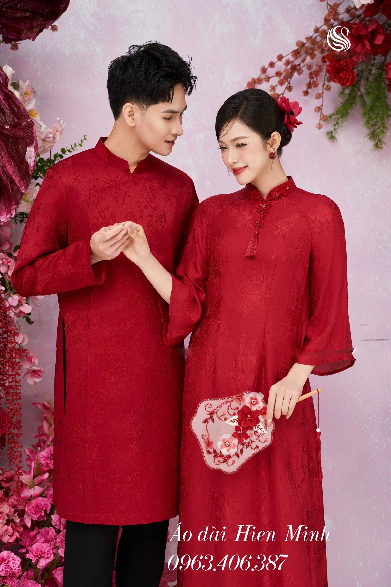 10++ Mẫu áo dài cưới cách tân cho cô dâu chú rể mới nhất hiện nay