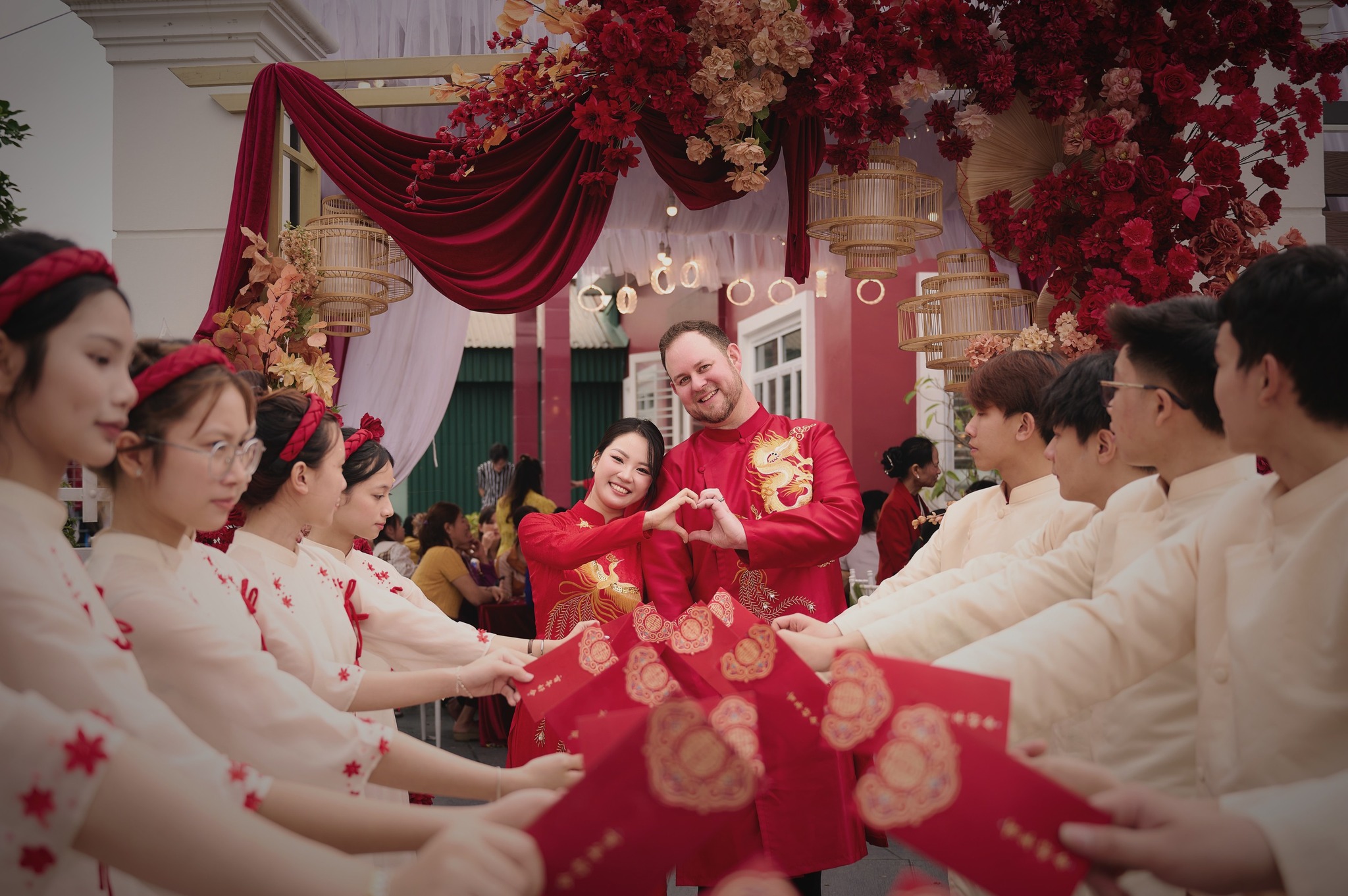 Nên Thuê Hay May Áo Dài Cưới? Kinh Nghiệm Chọn  Áo  Dài Cưới Chuẩn Đẹp Cho Cô Dâu