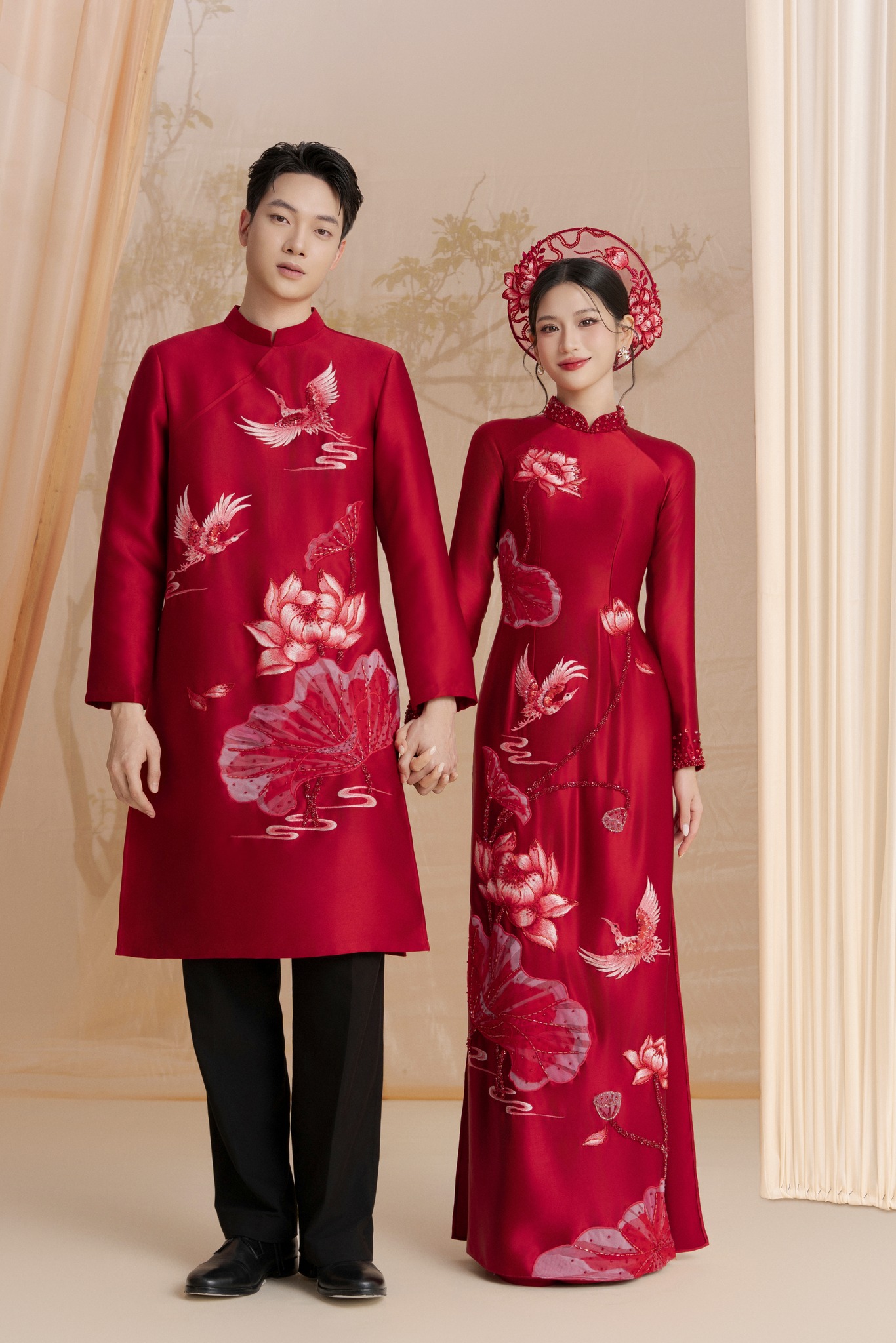 &Aacute;o d&agrave;i ăn hỏi m&agrave;u đỏ đẹp d&agrave;nh cho c&ocirc; d&acirc;u ch&uacute; rể 