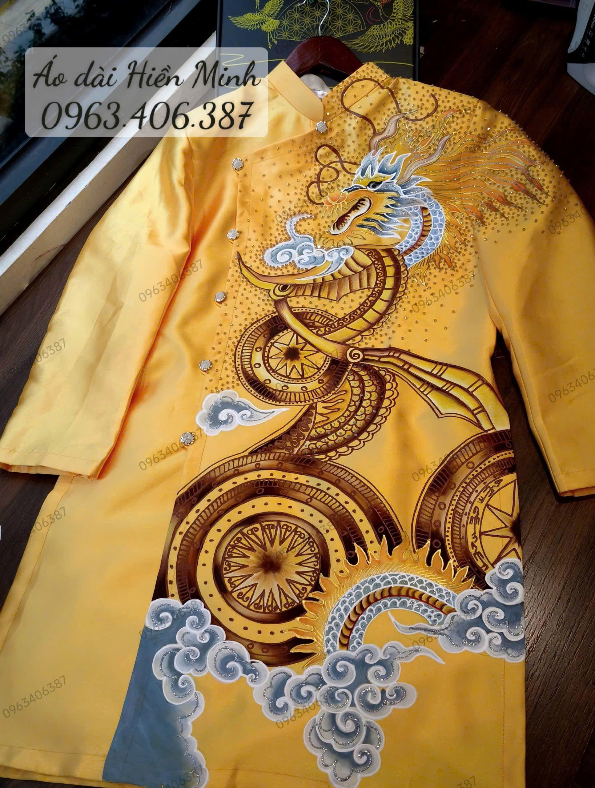 15 Mẫu &Aacute;o D&agrave;i C&aacute;ch T&acirc;n Nam Họa Tiết Rồng Sang Trọng Được Y&ecirc;u Th&iacute;ch Nhất