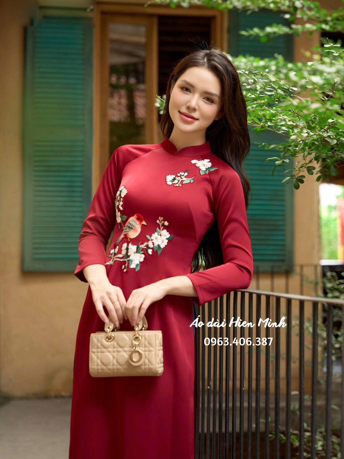 Áo dài nữ truyền thống màu đỏ  thêu  tay cao cấp