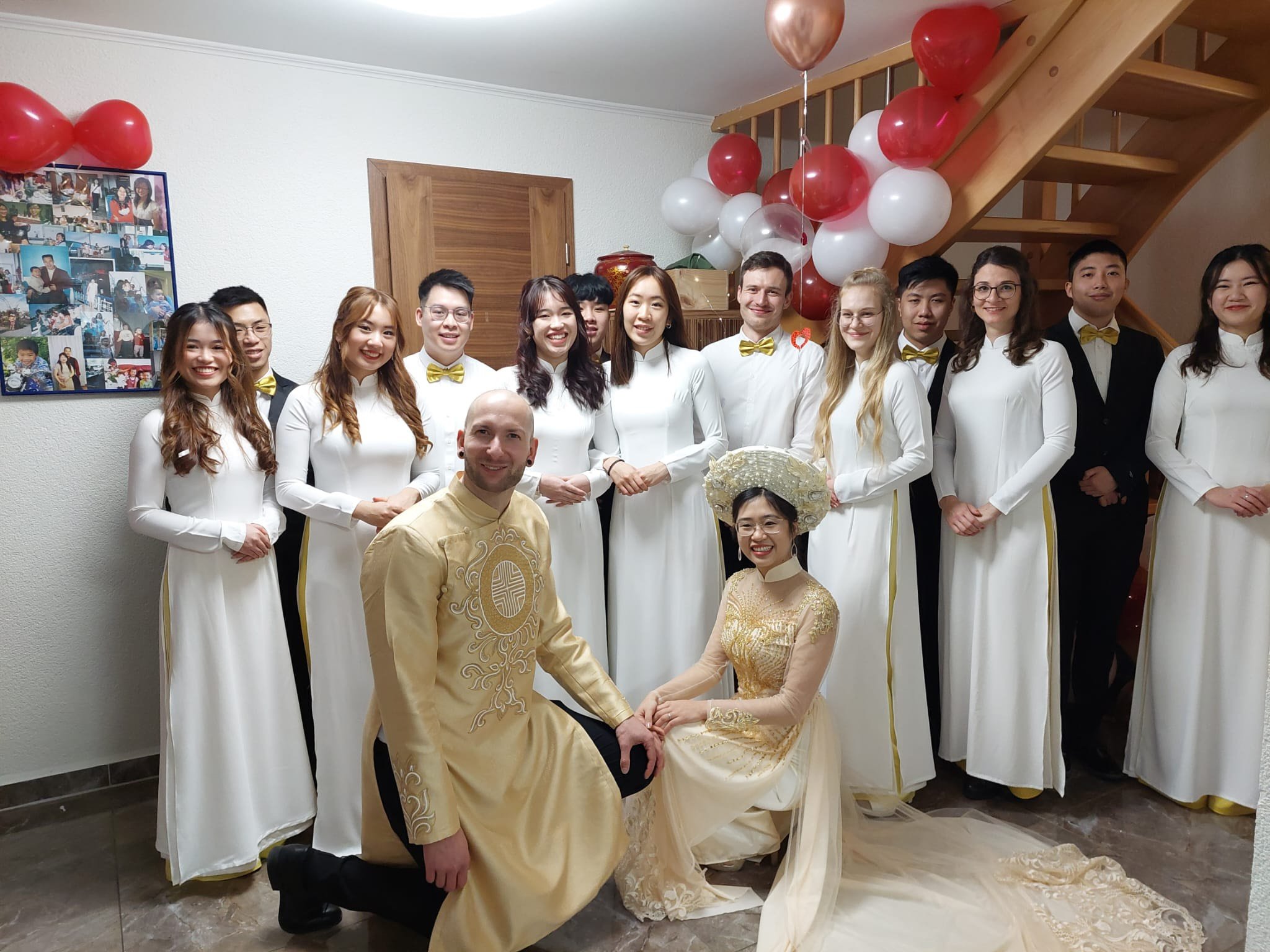 Nên Thuê Hay May Áo Dài Cưới? Kinh Nghiệm Chọn  Áo  Dài Cưới Chuẩn Đẹp Cho Cô Dâu