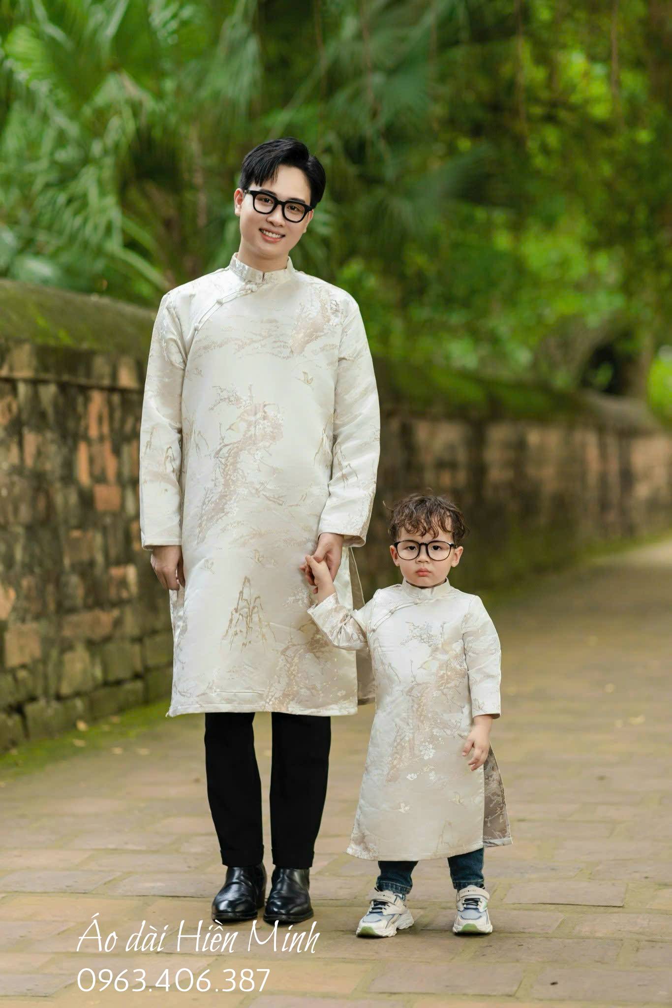Top những mẫu áo dài nam vải gấm  được ưa chuộng nhất dịp Tết