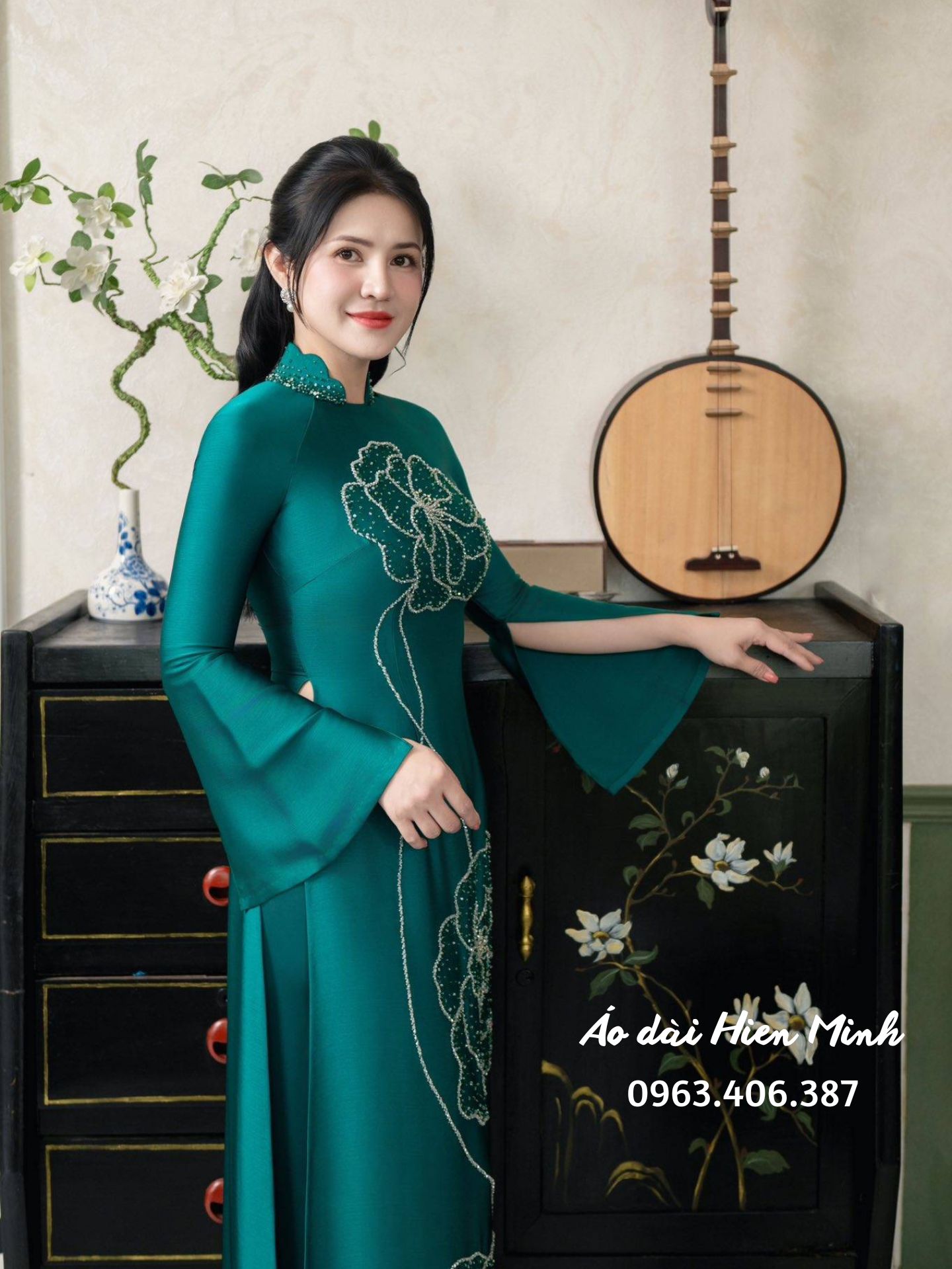 ÁO DÀI CHO MẸ CÔ DÂU CHÚ RỂ - BÍ QUYẾT CHỌN MẪU TRẺ TRUNG, SANG TRỌNG VÀ QUÝ PHÁI NHẤT