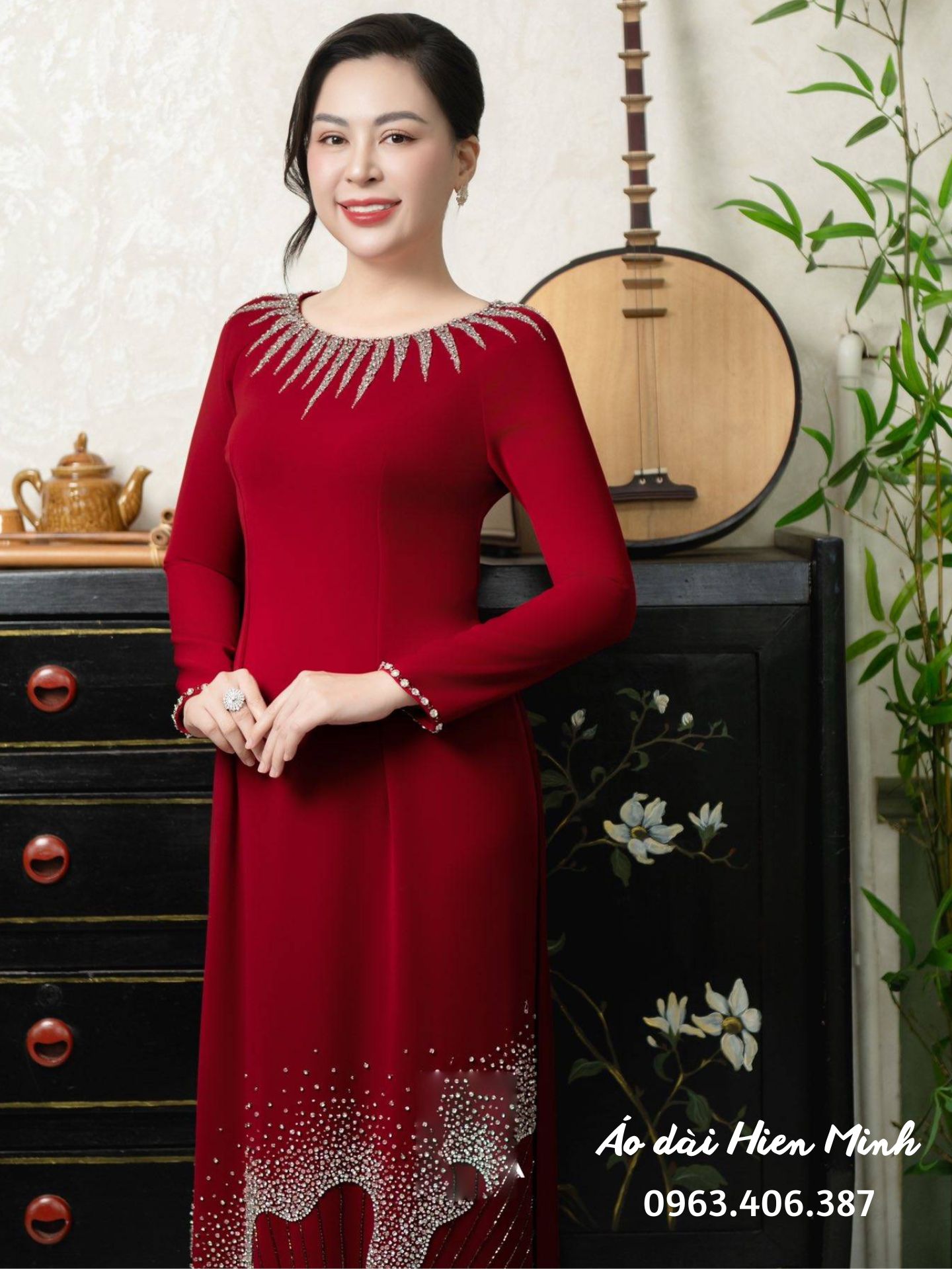 ÁO DÀI CHO MẸ CÔ DÂU: BÍ QUYẾT CHỌN MẪU TRẺ TRUNG, SANG TRỌNG VÀ QUÝ PHÁI NHẤT