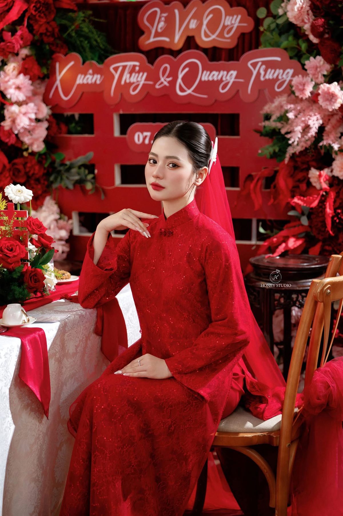 Áo Dài Lễ Ăn Hỏi: Cô Dâu, Chú Rể, Bố Mẹ Nên Mặc Thế Nào Cho Chuẩn Đẹp, Sang Trọng