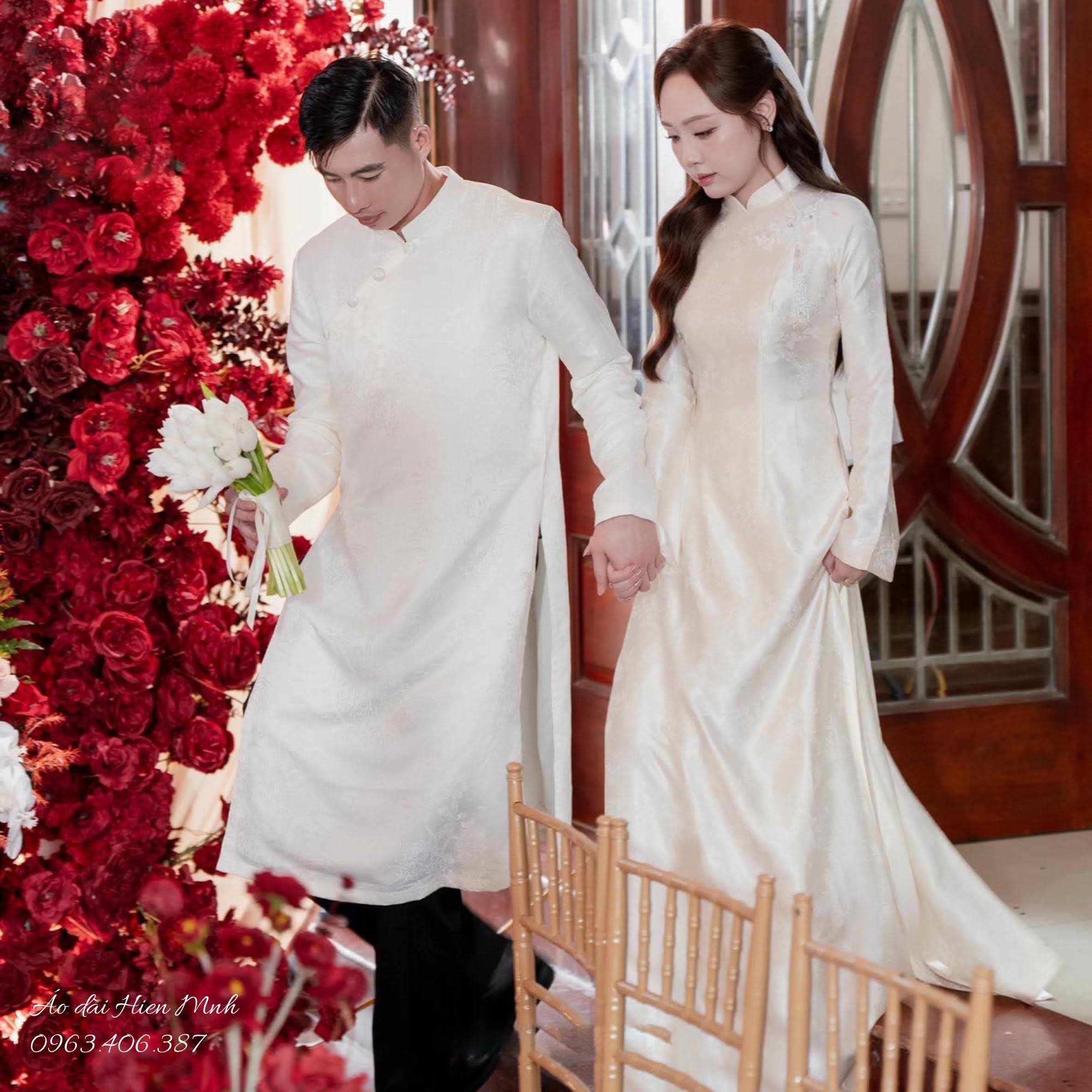 15 + Mẫu &aacute;o d&agrave;i ăn hỏi m&agrave;u trắng đẹp nhẹ nh&agrave;ng, sang trọng d&agrave;nh cho c&ocirc; d&acirc;u