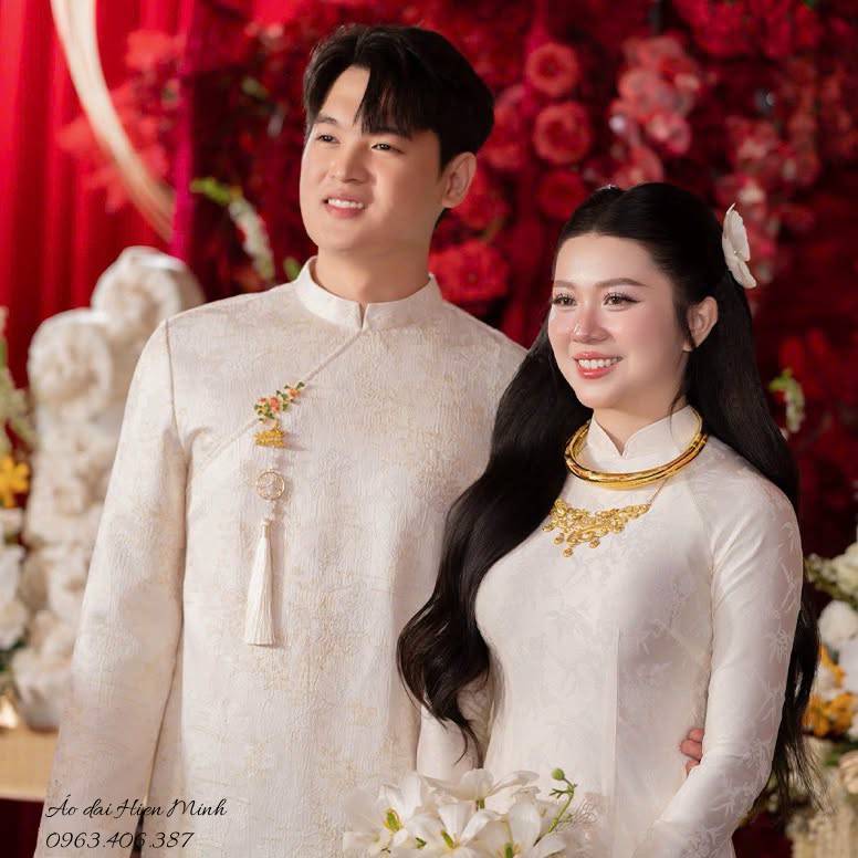 15 + Mẫu áo dài ăn hỏi màu trắng đẹp nhẹ nhàng, sang trọng dành cho cô dâu