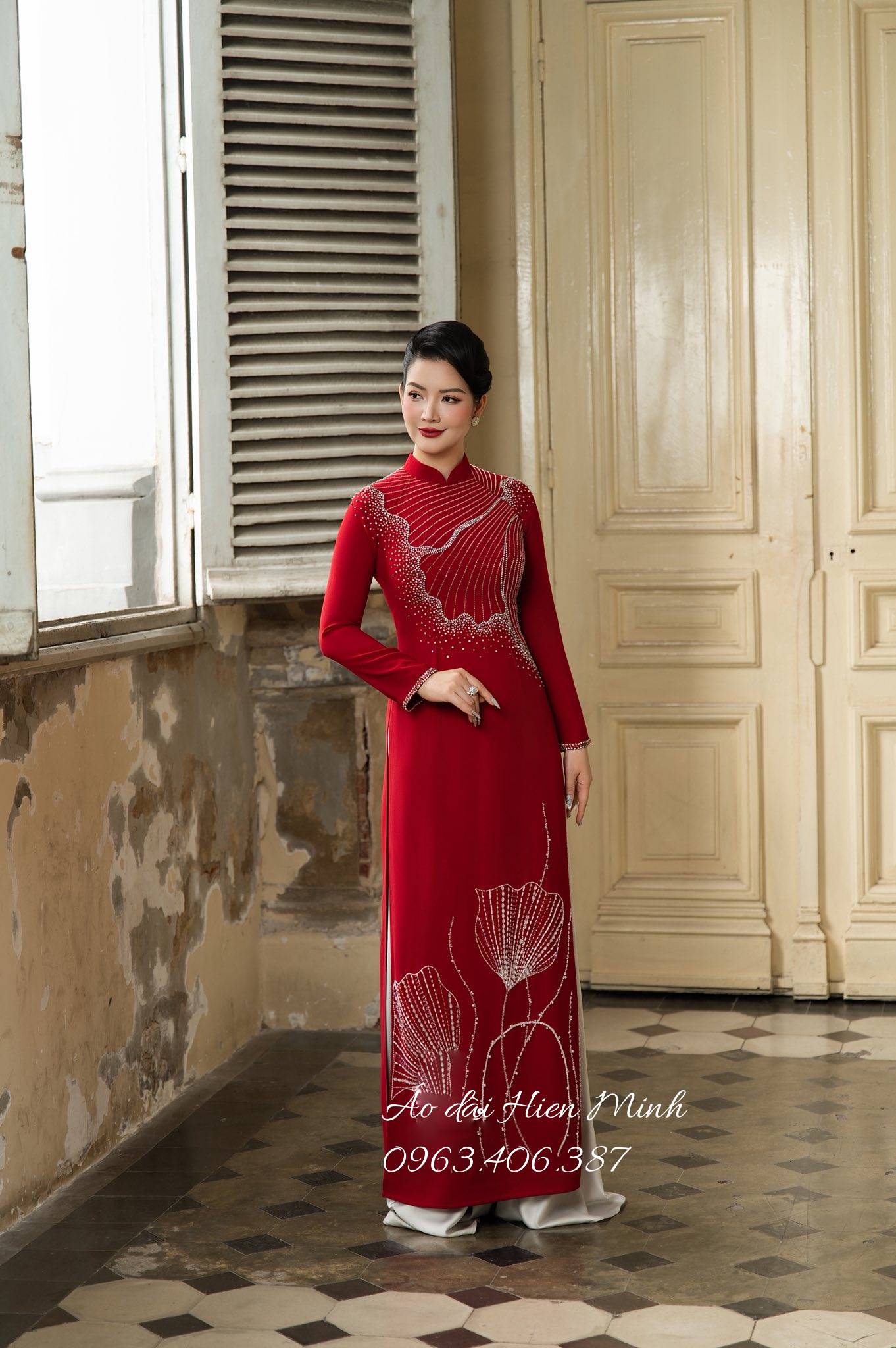 15+ Mẫu &aacute;o d&agrave;i b&agrave; sui thanh lịch, sang trọng cho mẹ c&ocirc; d&acirc;u, ch&uacute; rể trong ng&agrave;y cưới