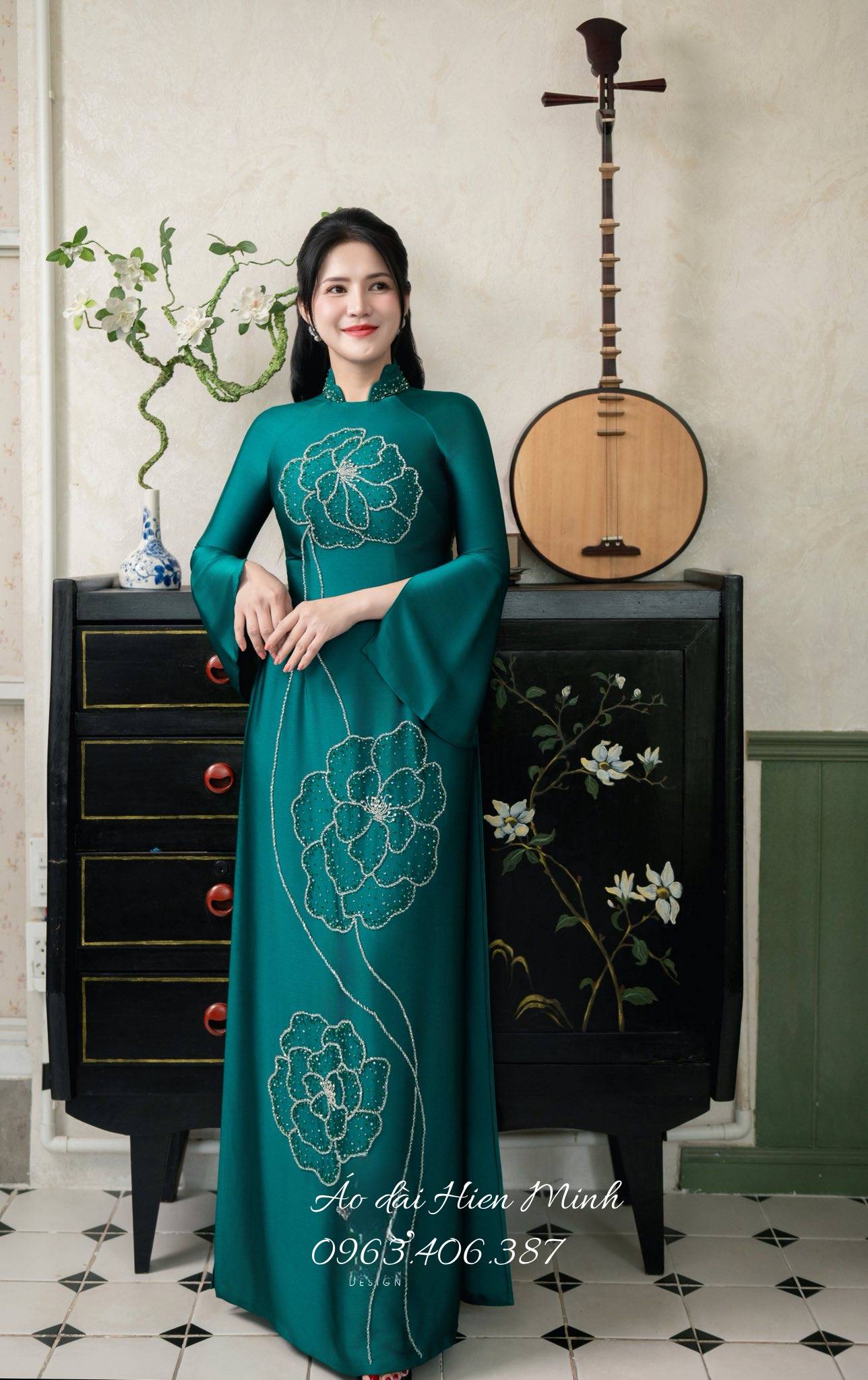 15+ Mẫu &aacute;o d&agrave;i b&agrave; sui thanh lịch, sang trọng cho mẹ c&ocirc; d&acirc;u, ch&uacute; rể trong ng&agrave;y cưới