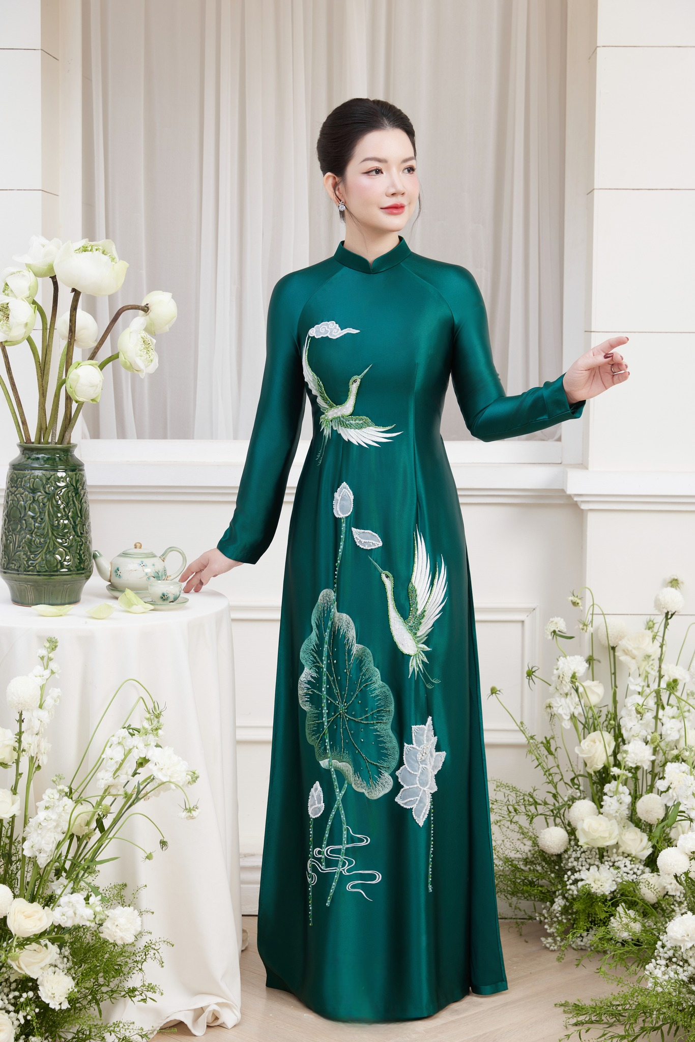 15+ Mẫu &aacute;o d&agrave;i b&agrave; sui thanh lịch, sang trọng cho mẹ c&ocirc; d&acirc;u, ch&uacute; rể trong ng&agrave;y cưới