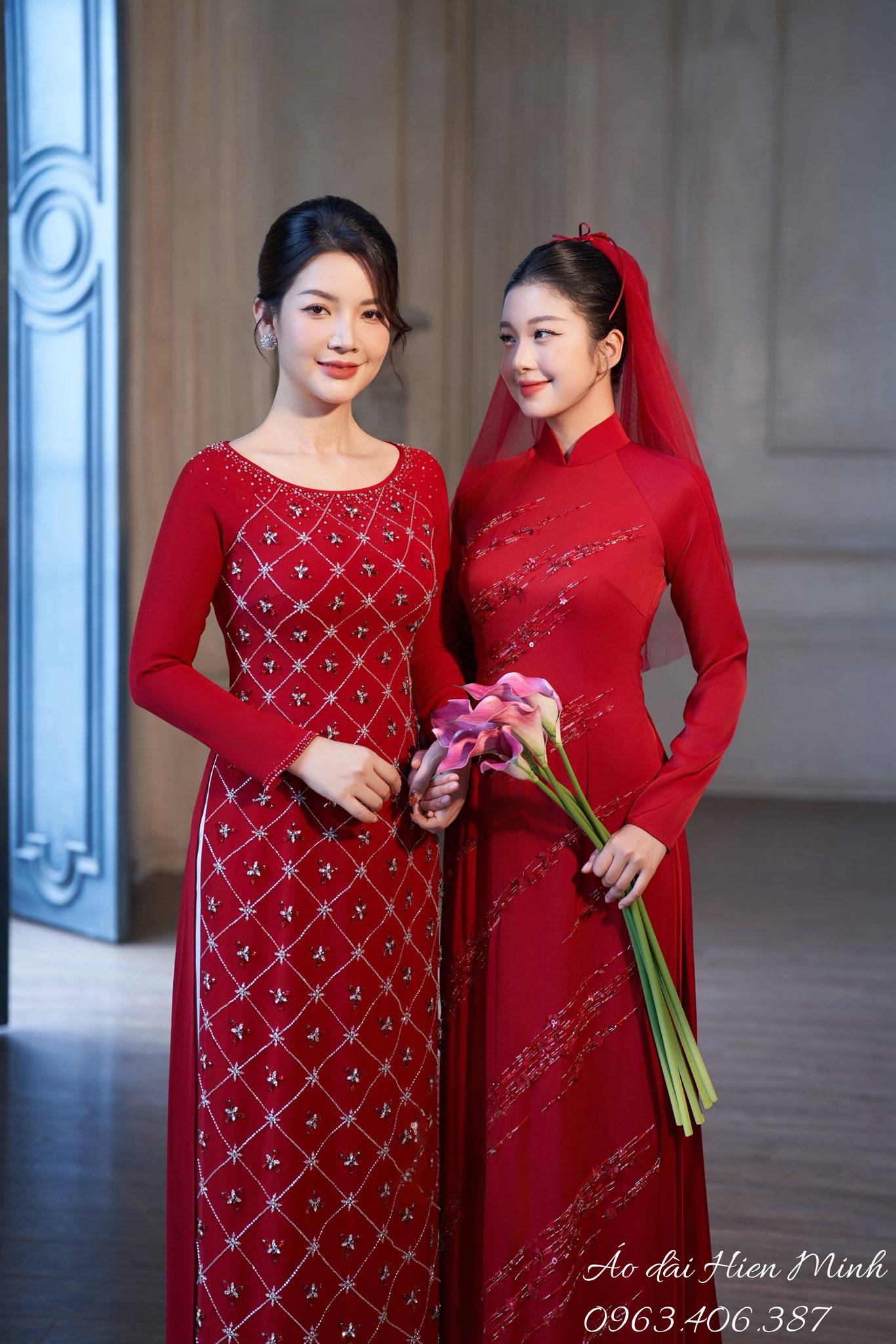 15+ Mẫu &aacute;o d&agrave;i b&agrave; sui thanh lịch, sang trọng cho mẹ c&ocirc; d&acirc;u, ch&uacute; rể trong ng&agrave;y cưới