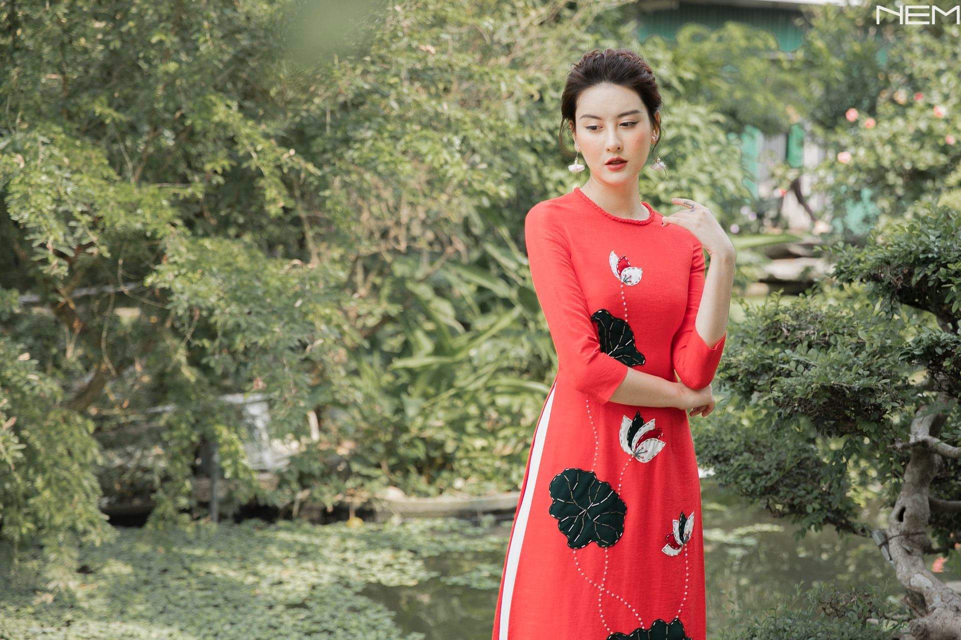 ao dai cach tan hoa sen