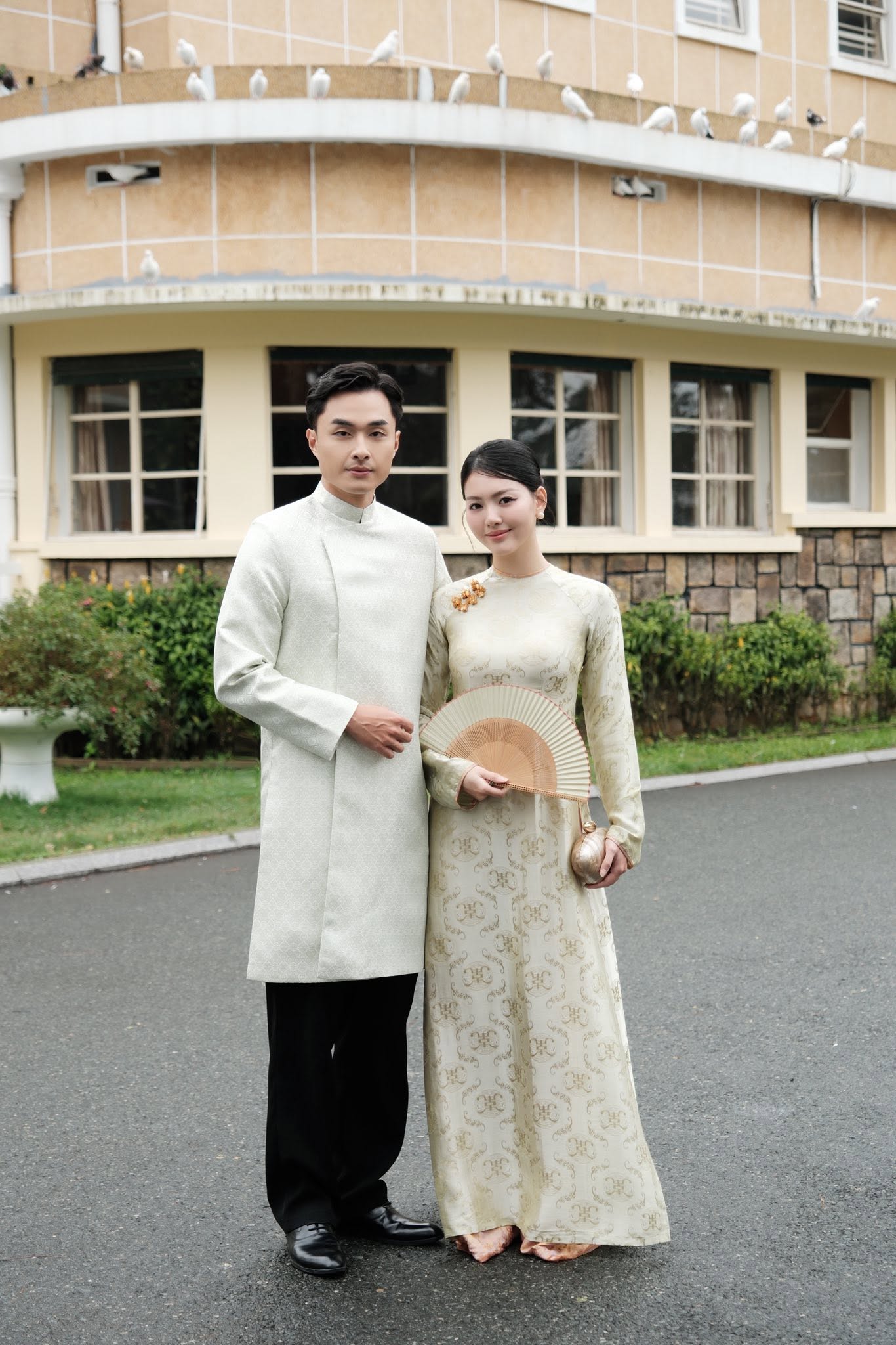 10+ Mẫu &Aacute;o D&agrave;i Cặp Đ&ocirc;i Nam Nữ Thanh Lịch Hiện Đại D&agrave;nh Cho Mọi Dịp