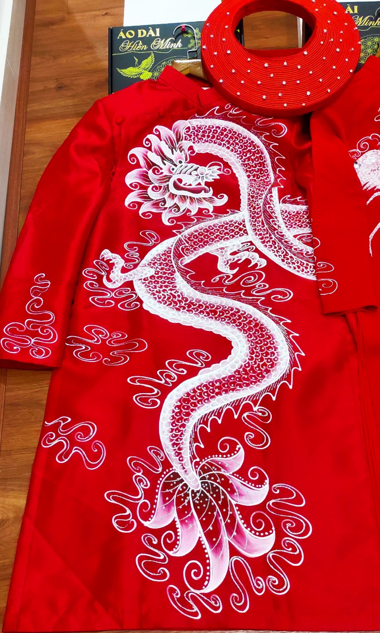 ao dai chu re mau do