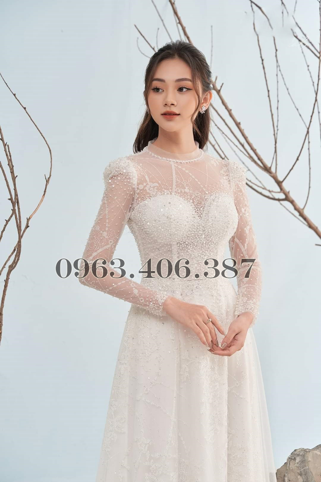 ao dai co dau mau trang