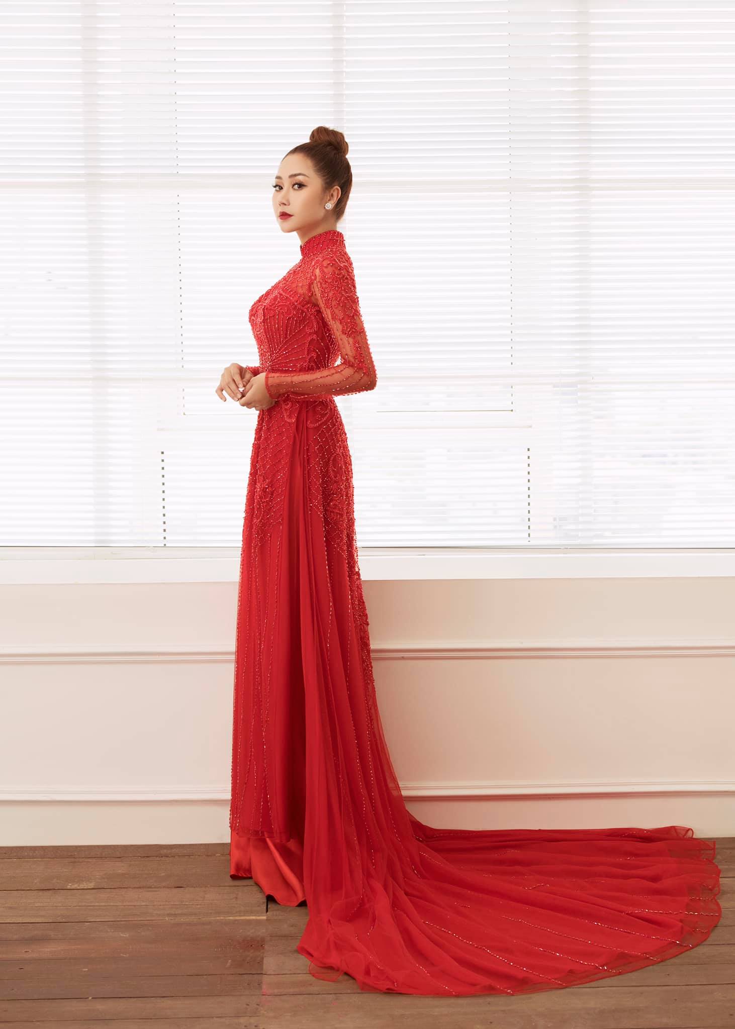 10 ++ Mẫu &aacute;o d&agrave;i c&ocirc; d&acirc;u đu&ocirc;i d&agrave;i sang trọng v&agrave; quyến rũ nhất