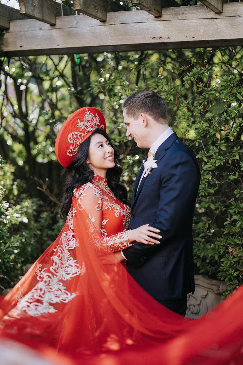 &Aacute;o d&agrave;i cưới cho c&ocirc; d&acirc;u Việt hải ngoại - Giữ trọn n&eacute;t truyền thống trong ng&agrave;y trọng đại