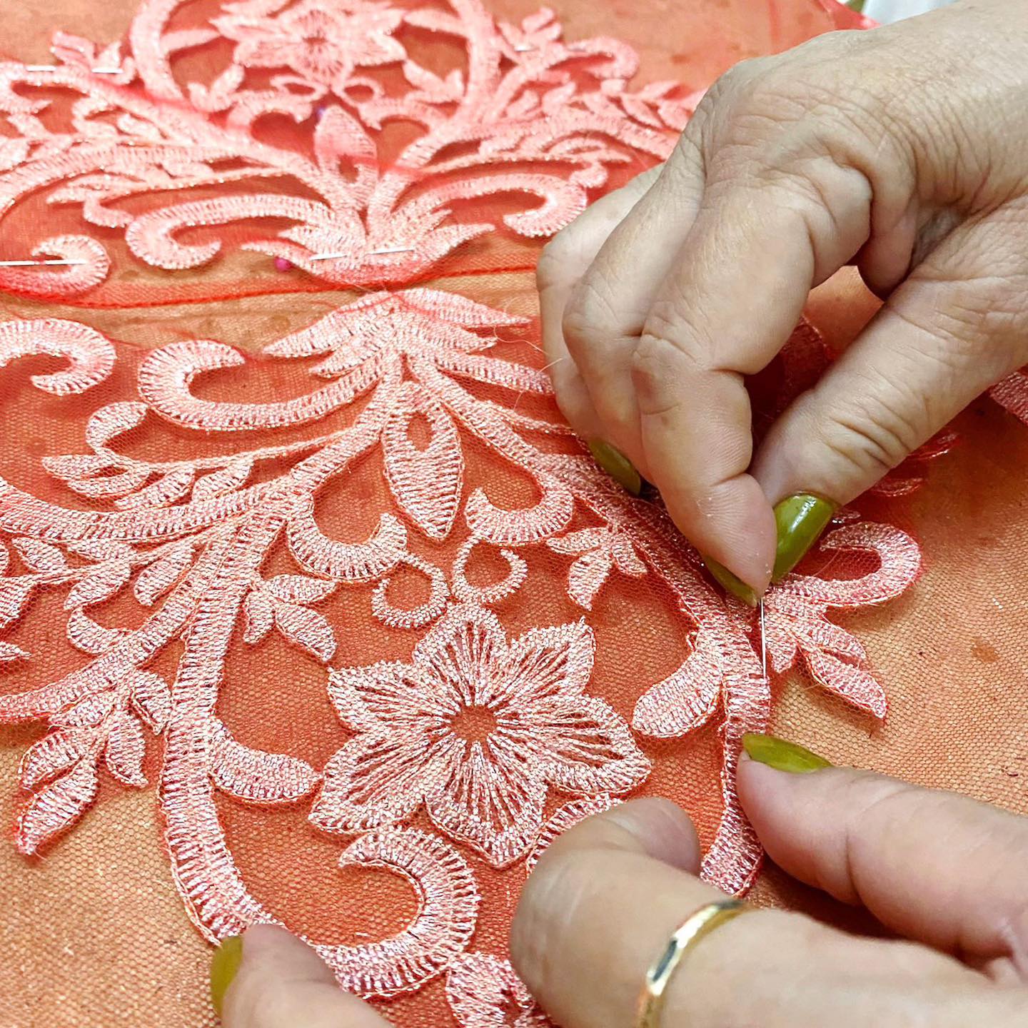 &Aacute;o d&agrave;i cưới cho c&ocirc; d&acirc;u Việt hải ngoại - Giữ trọn n&eacute;t truyền thống trong ng&agrave;y trọng đại