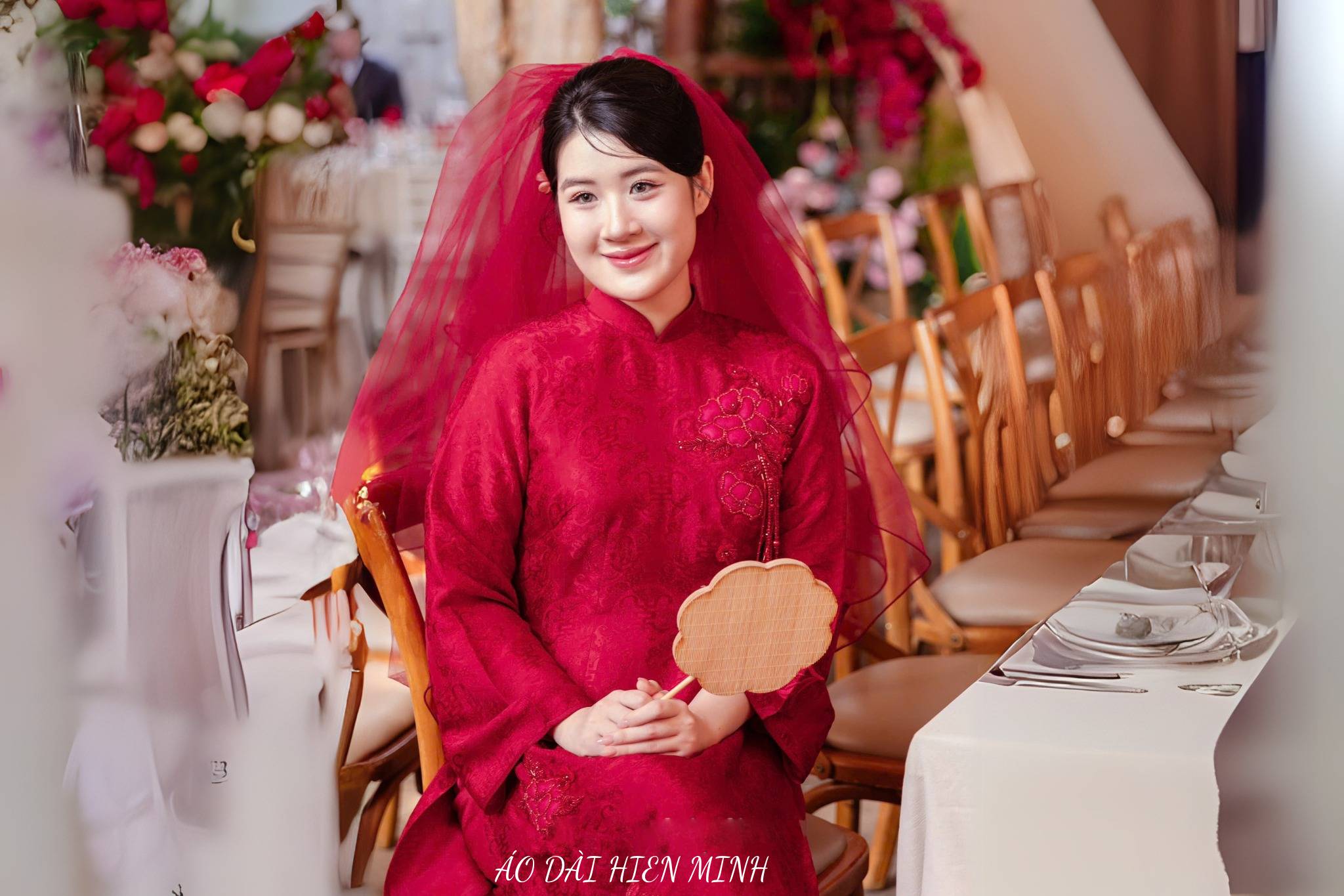 &Aacute;o d&agrave;i cưới d&agrave;nh cho c&ocirc; d&acirc;u m&agrave;u đỏ 