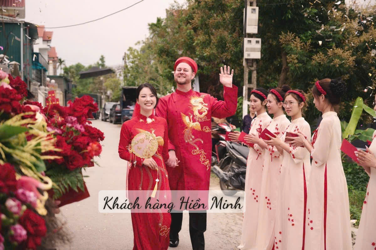 Những họa tiết áo dài cưới đẹp và ý nghĩa nhất dành cho cô dâu chú rể