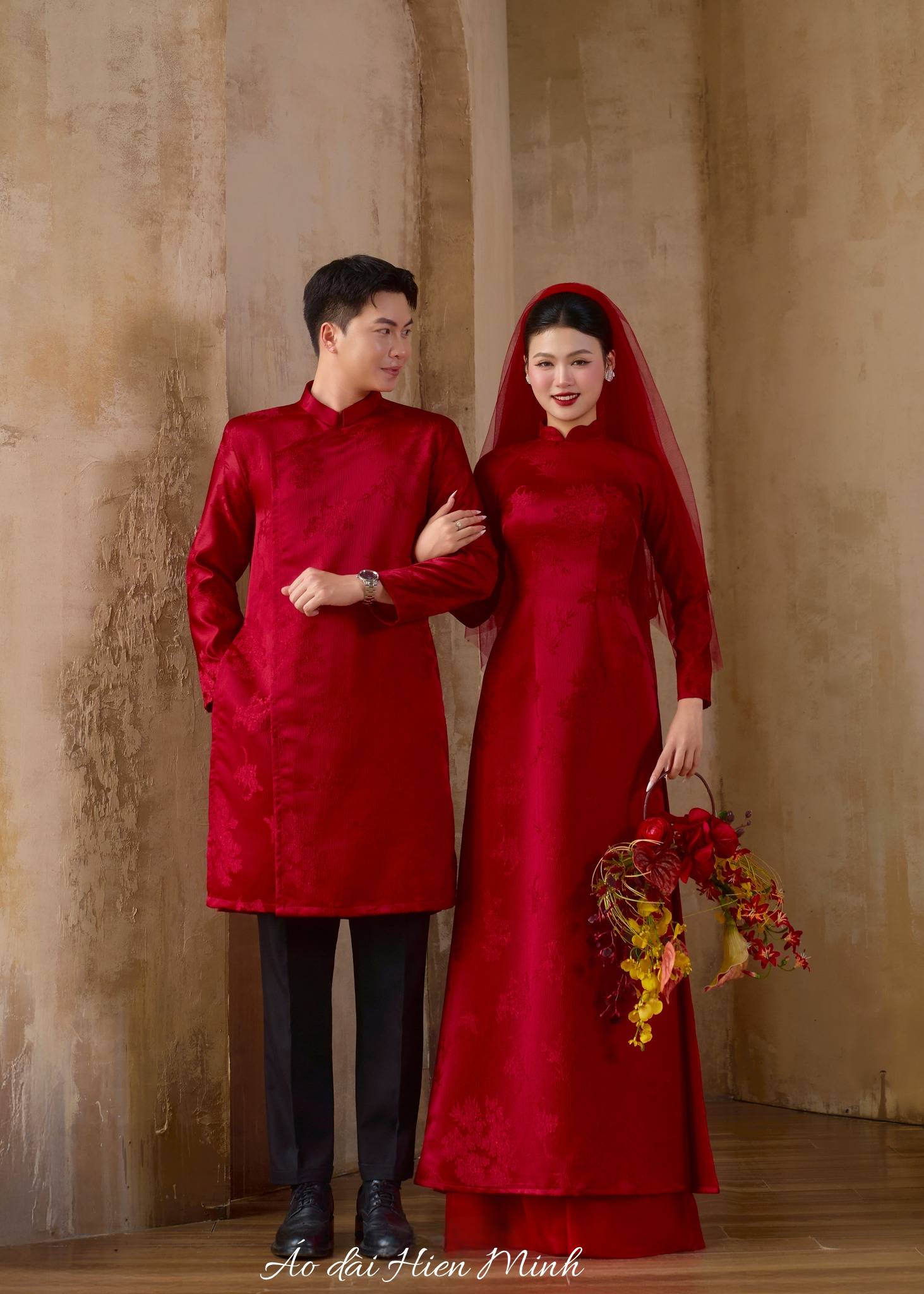 TOP Mẫu &aacute;o d&agrave;i cưới đ&ocirc;i đẹp, sang trọng được c&ocirc; d&acirc;u ch&uacute; rể y&ecirc;u th&iacute;ch nhất hiện nay