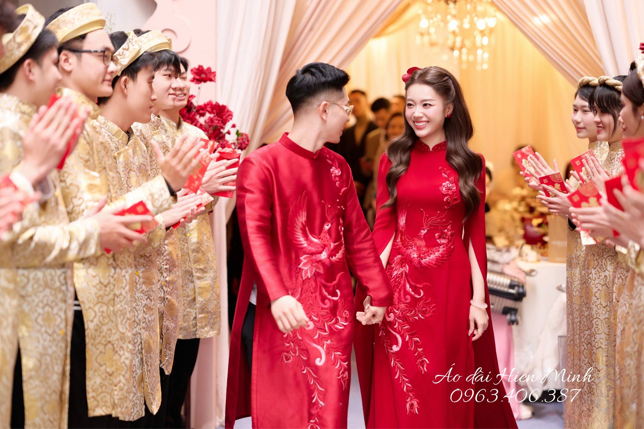 TOP Mẫu áo dài cưới đôi đẹp, sang trọng được cô dâu chú rể yêu thích nhất hiện nay