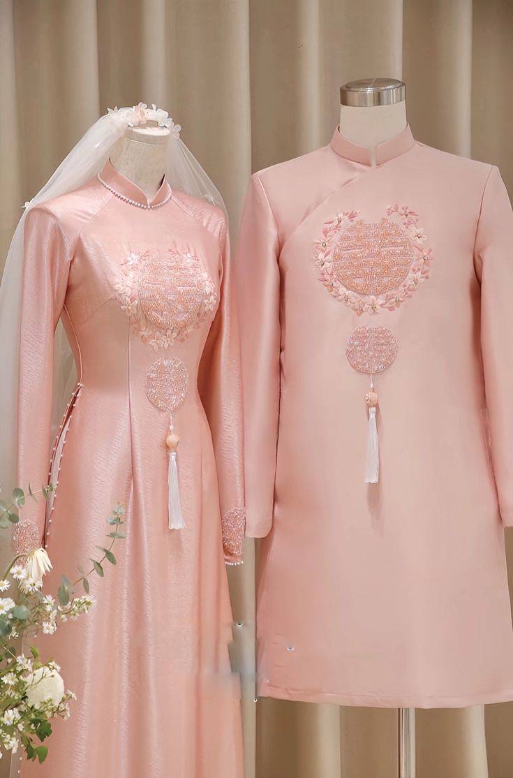 TOP Mẫu &aacute;o d&agrave;i cưới đ&ocirc;i đẹp, sang trọng được c&ocirc; d&acirc;u ch&uacute; rể y&ecirc;u th&iacute;ch nhất hiện nay
