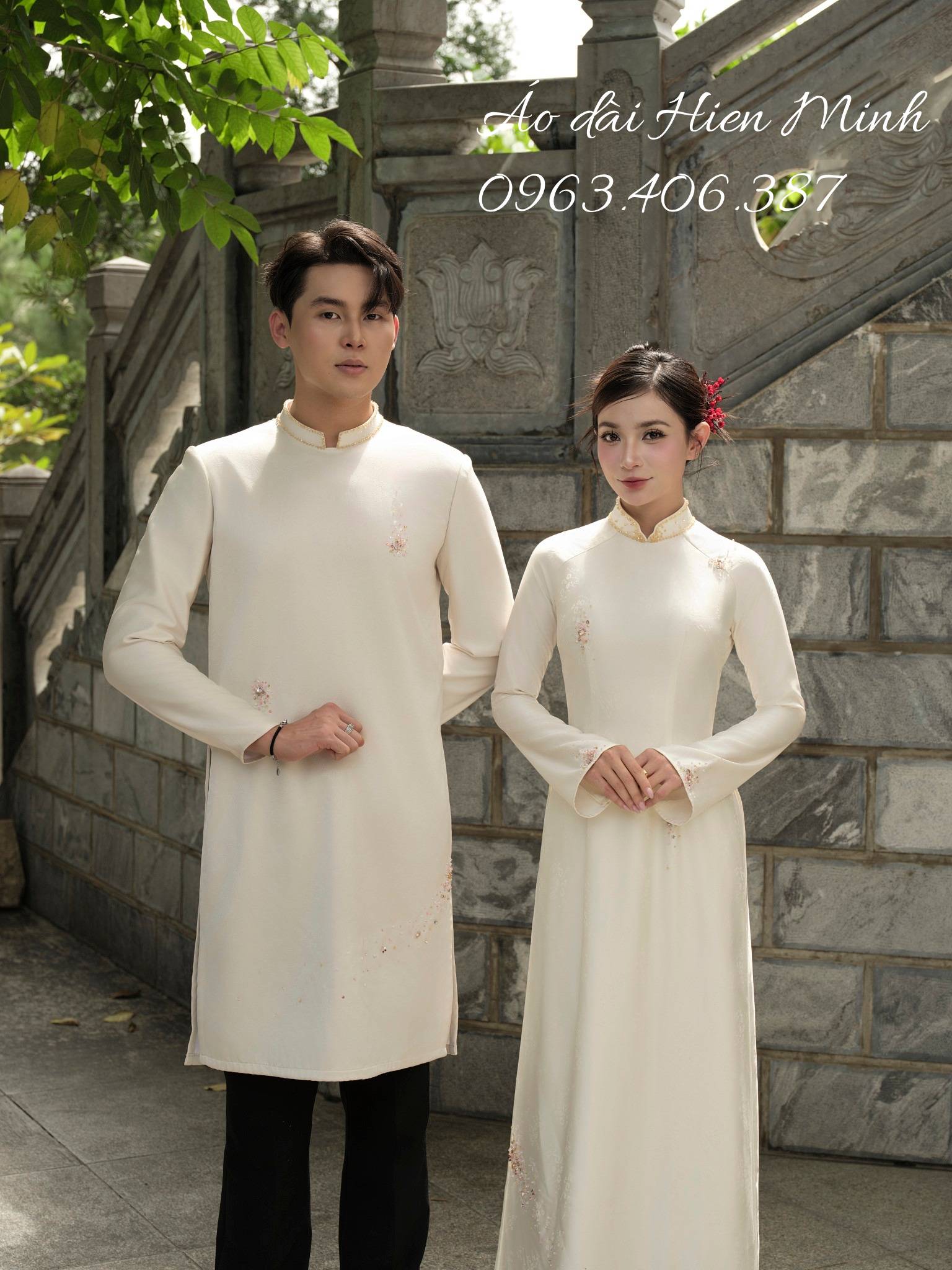 10 ++ Mẫu áo dài cưới đôi màu kem sang trọng thanh lịch cho cô dâu chú rể