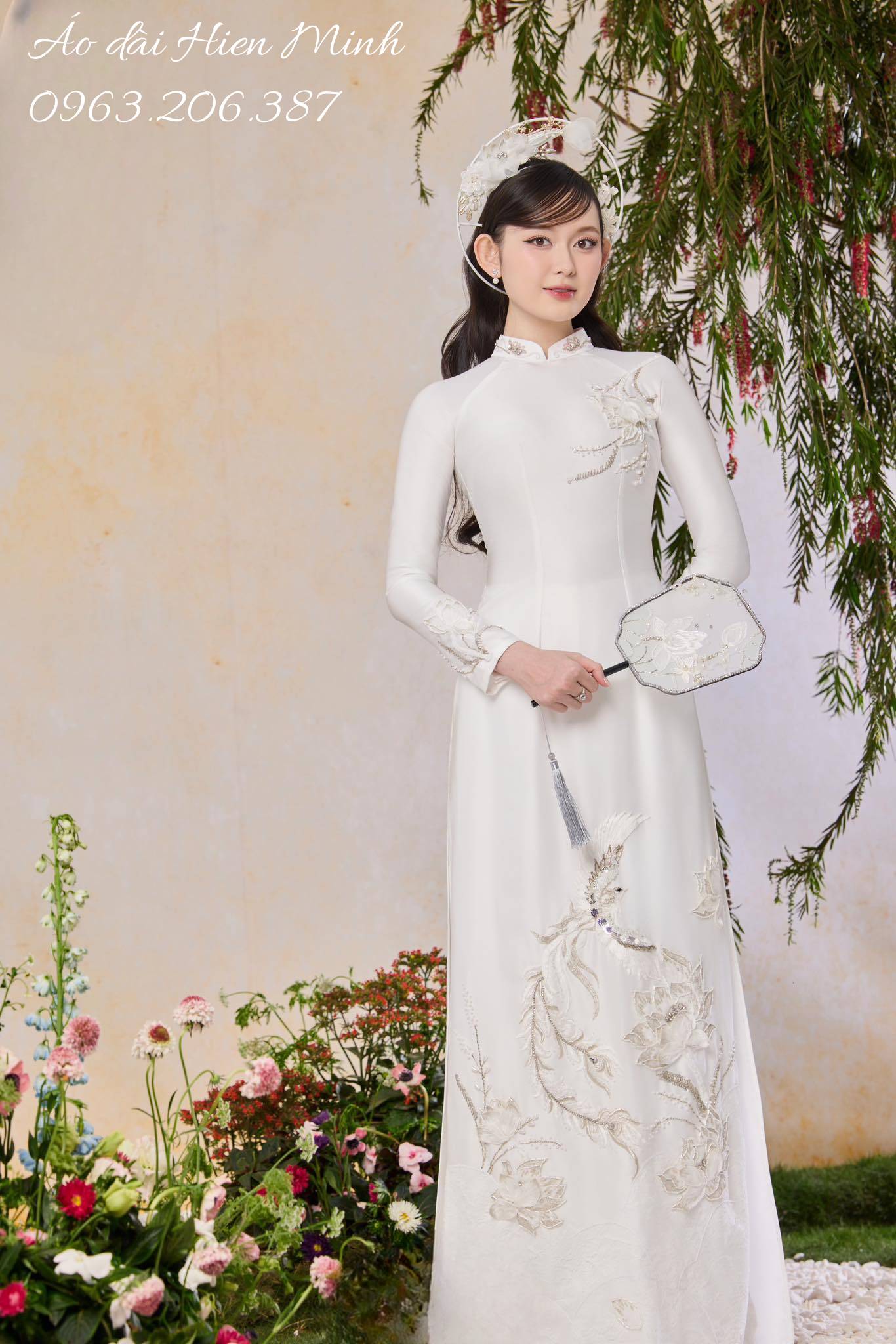 TOP Những mẫu &aacute;o d&agrave;i cưới cặp đ&ocirc;i m&agrave;u trắng đẹp nhất hiện nay d&agrave;nh cho c&ocirc; d&acirc;u ch&uacute; rể