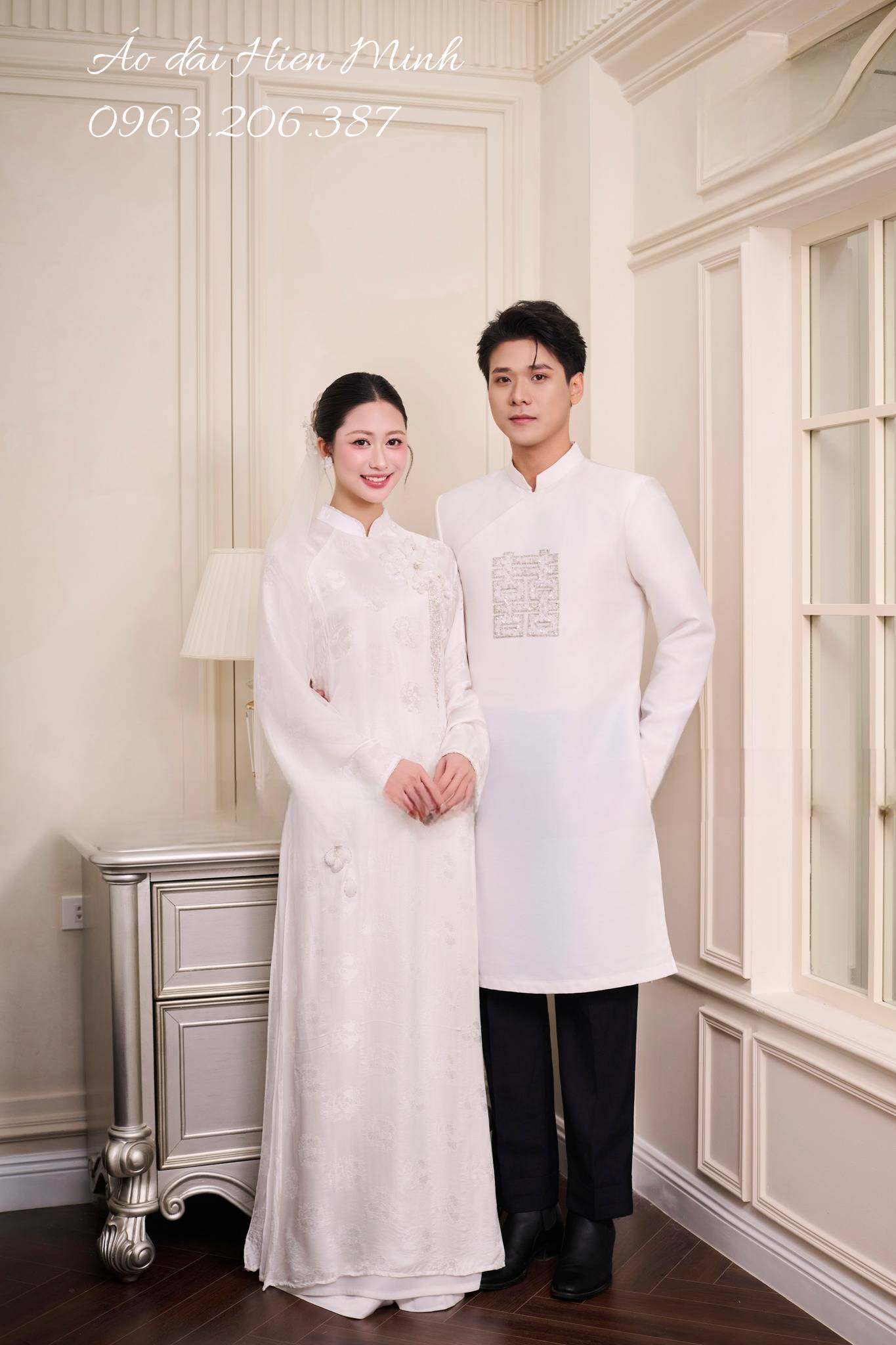 Áo Dài Cặp Đôi Màu Trắng Nhẹ Nhàng - Thanh Lịch