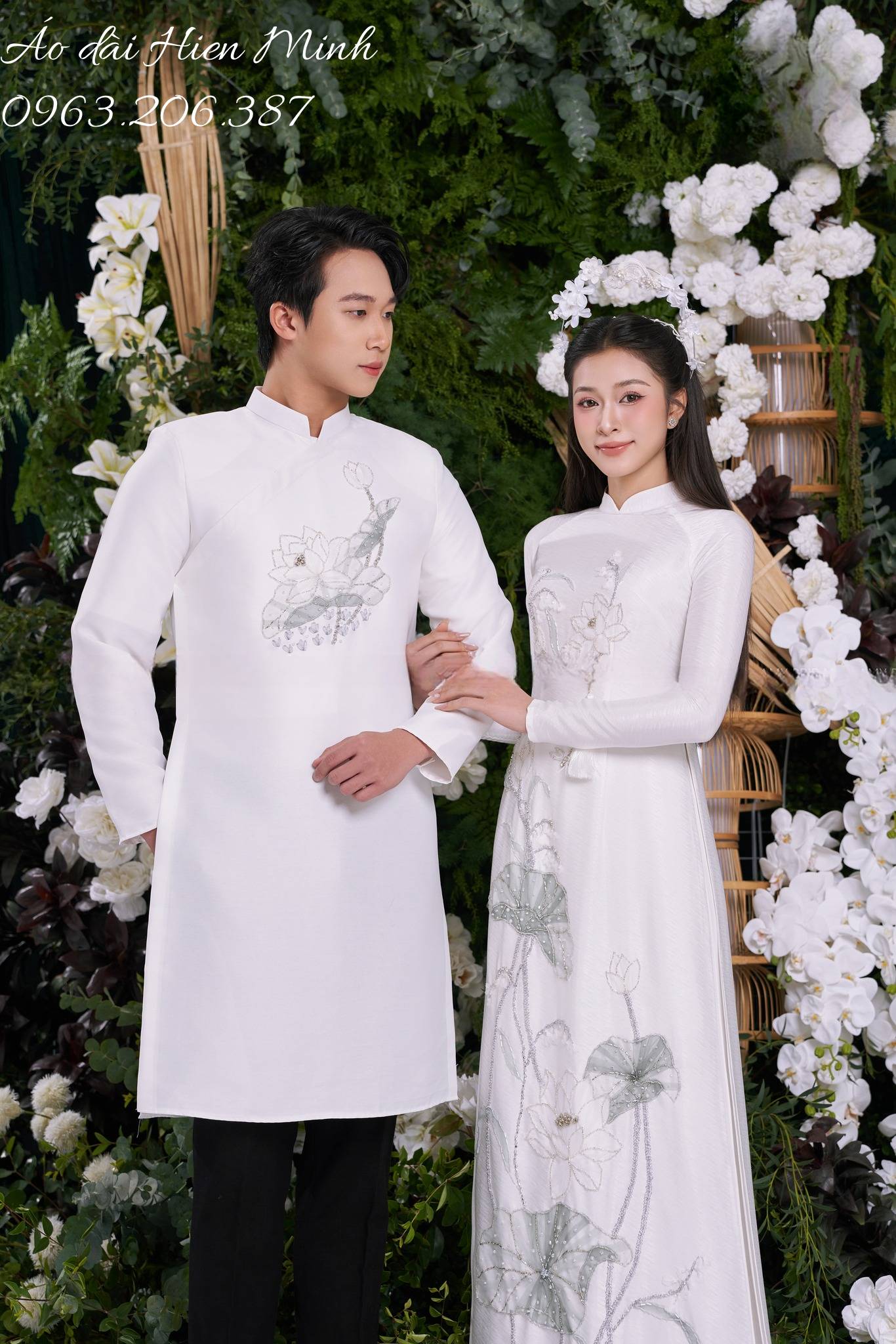 TOP Mẫu &aacute;o d&agrave;i cưới đ&ocirc;i đẹp, sang trọng được c&ocirc; d&acirc;u ch&uacute; rể y&ecirc;u th&iacute;ch nhất hiện nay