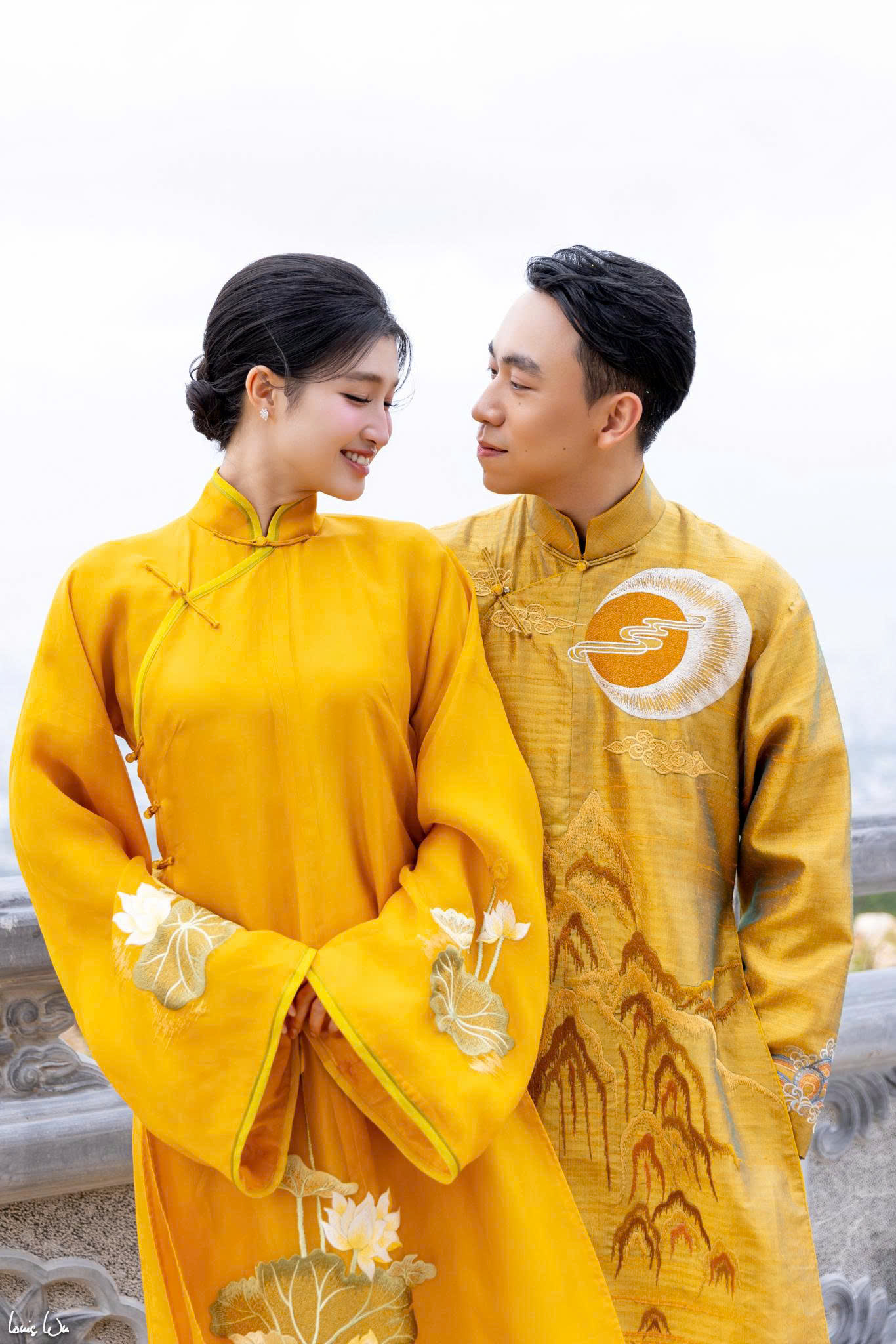 10 ++ Mẫu &aacute;o d&agrave;i cưới đ&ocirc;i m&agrave;u v&agrave;ng  cao cấp đẹp nhất hiện nay d&agrave;nh cho c&ocirc; d&acirc;u ch&uacute; rể