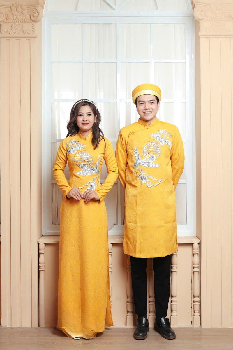 10 ++ Mẫu &aacute;o d&agrave;i cưới đ&ocirc;i m&agrave;u v&agrave;ng  cao cấp đẹp nhất hiện nay d&agrave;nh cho c&ocirc; d&acirc;u ch&uacute; rể