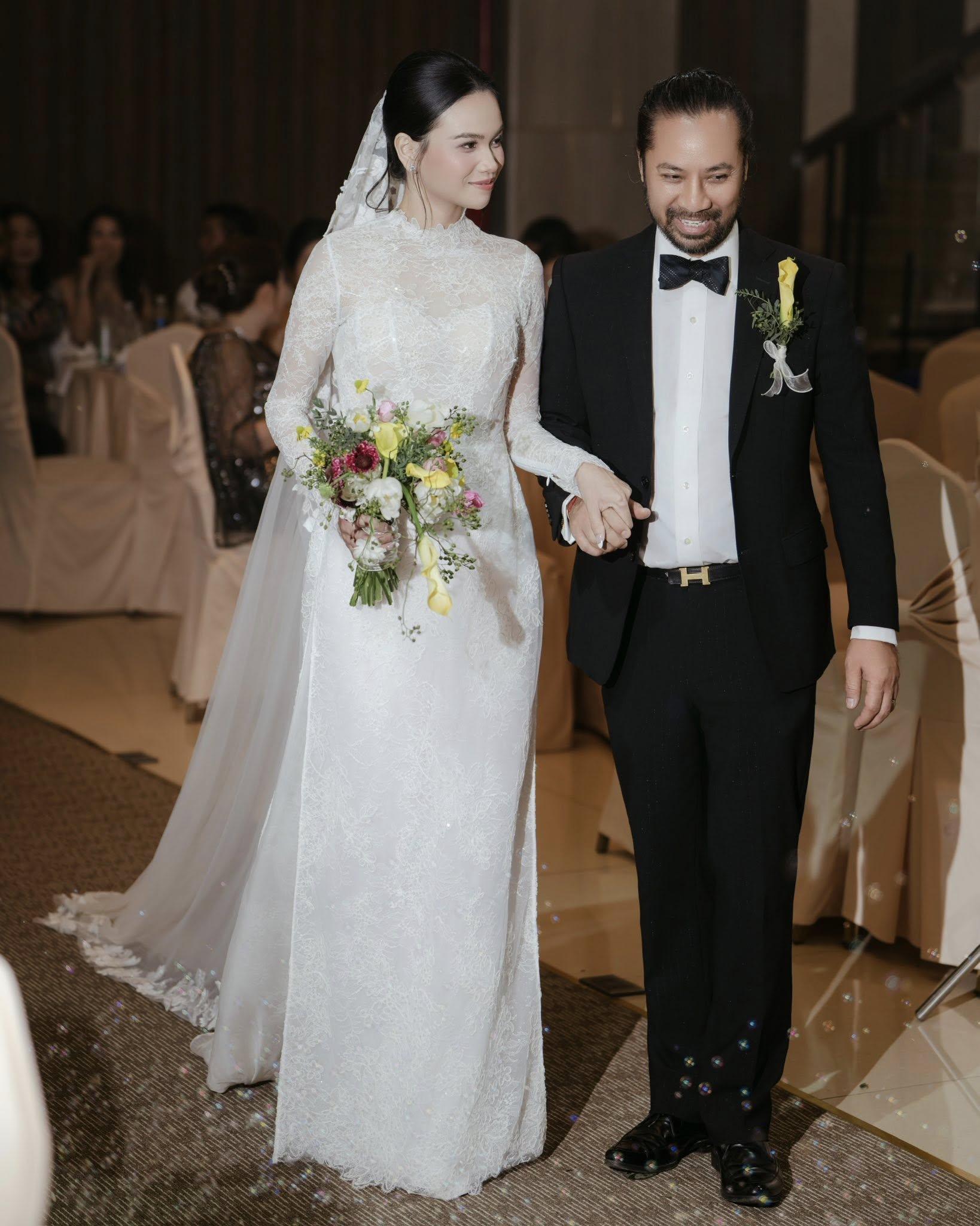 &Aacute;o d&agrave;i cưới cho c&ocirc; d&acirc;u Việt hải ngoại - Giữ trọn n&eacute;t truyền thống trong ng&agrave;y trọng đại