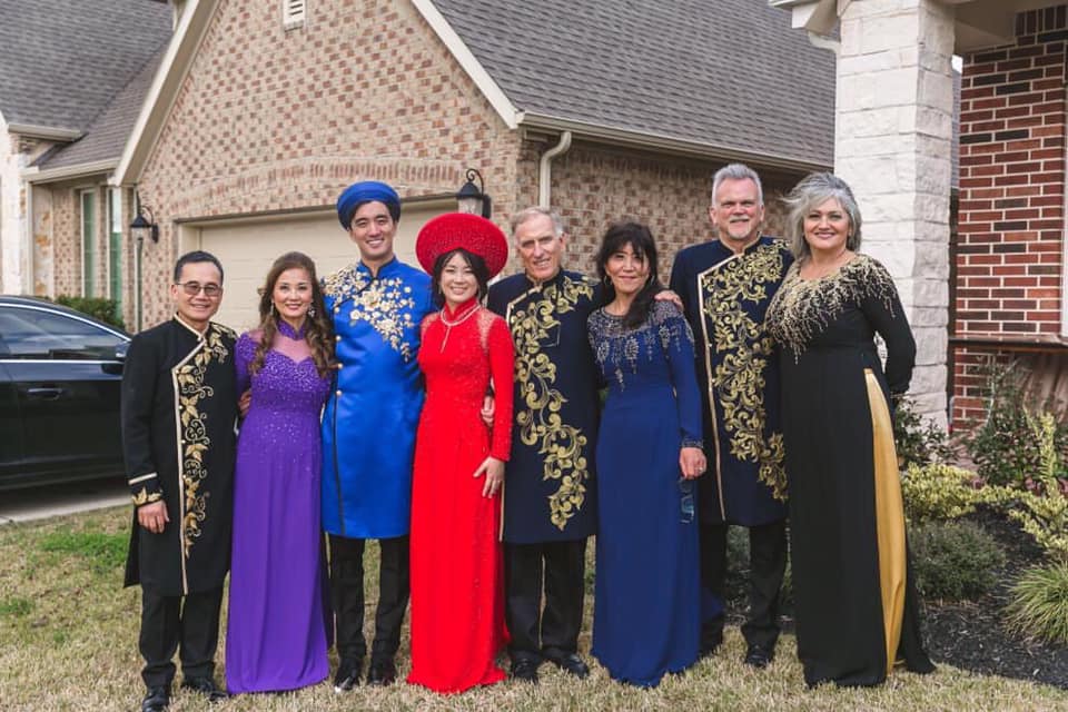 &Aacute;o d&agrave;i Việt Nam trong mắt bạn b&egrave; quốc tế - Vẻ đẹp chinh phục mọi nền văn h&oacute;a