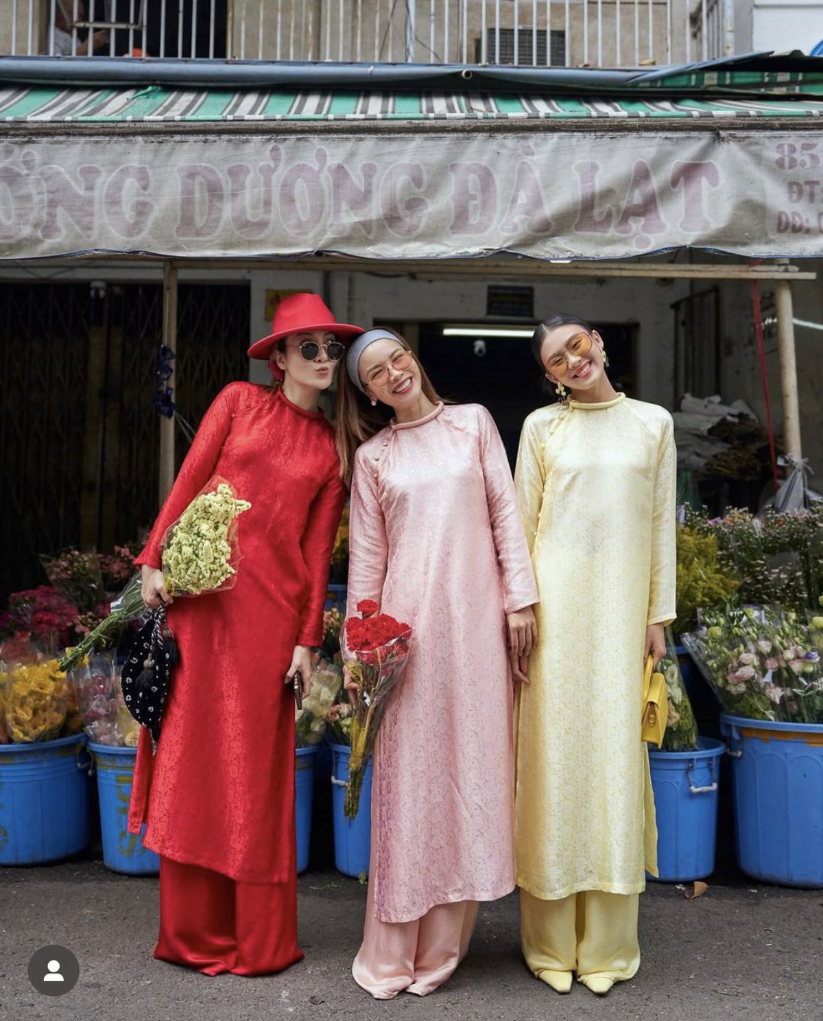 &Aacute;o d&agrave;i Việt Nam trong mắt bạn b&egrave; quốc tế - Vẻ đẹp chinh phục mọi nền văn h&oacute;a