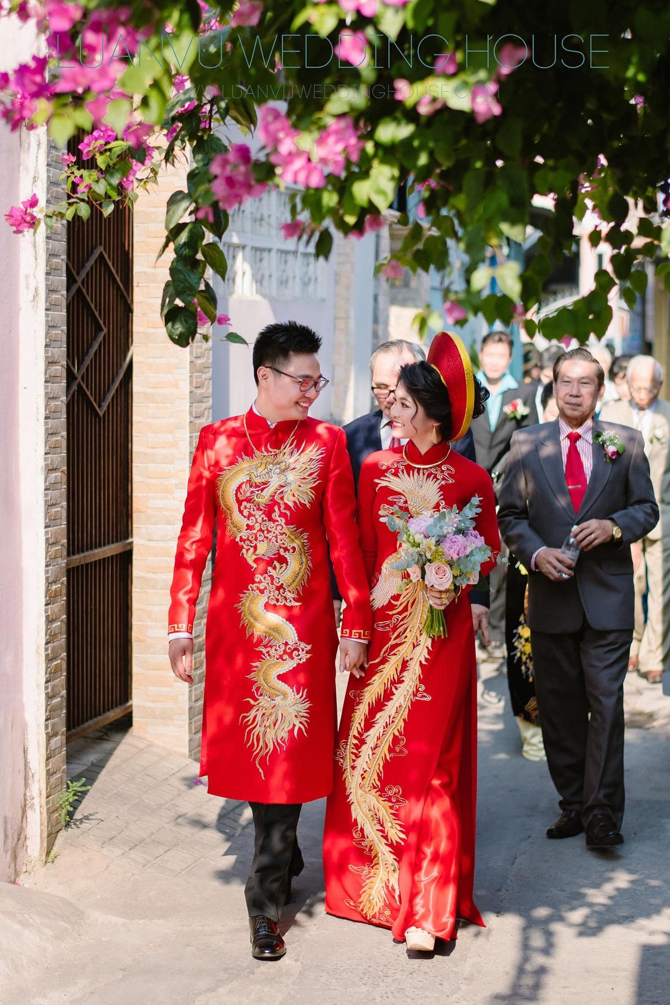 10 ++ Mẫu áo dài cưới Long Phụng đẹp nhất dành cho cô dâu chú rể hiện nay