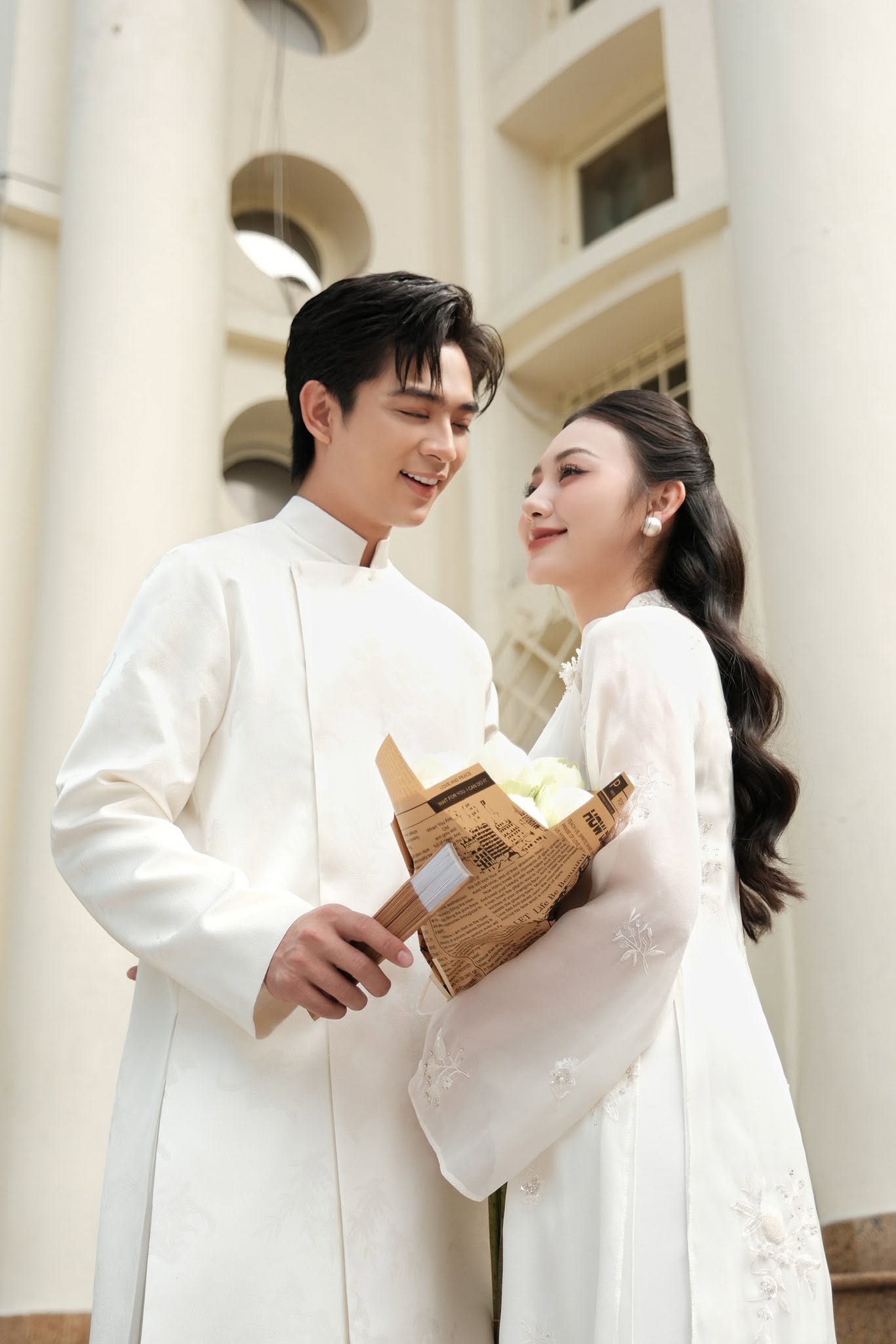 &Aacute;o D&agrave;i Đ&ocirc;i Trắng Kem Thanh Lịch Sang Trọng