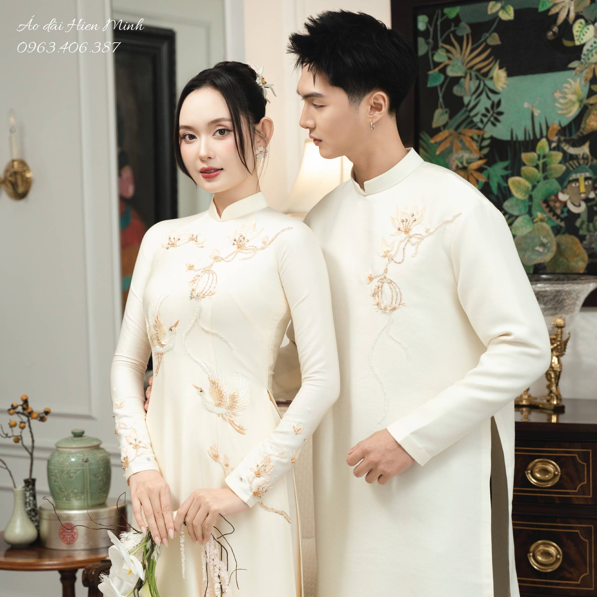 &Aacute;o d&agrave;i cưới đ&ocirc;i m&agrave;u kem thanh lịch, sang trọng