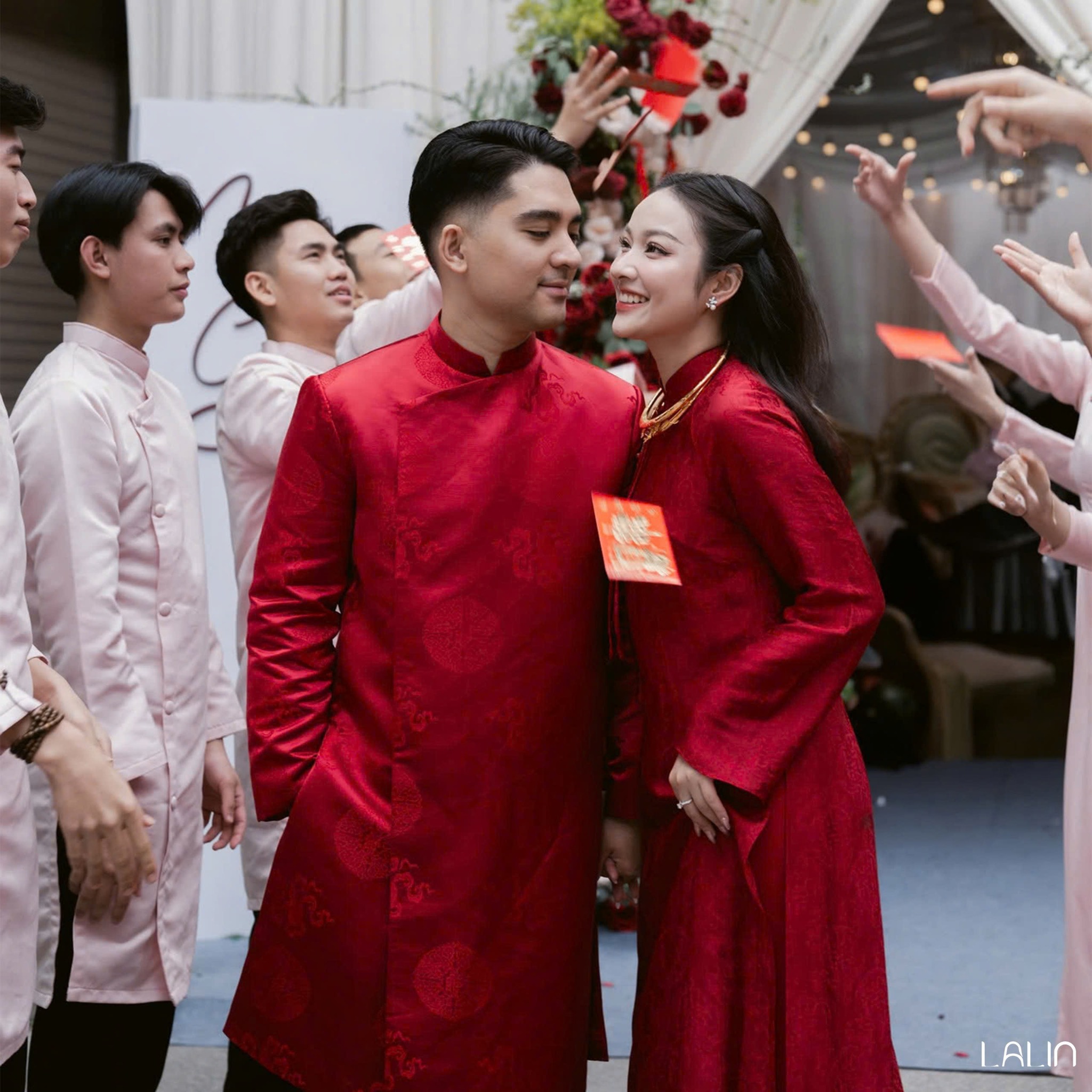 20 ++ Mẫu áo dài cách tân nam dành cho chú rể sang trọng và lịch lãm nhất